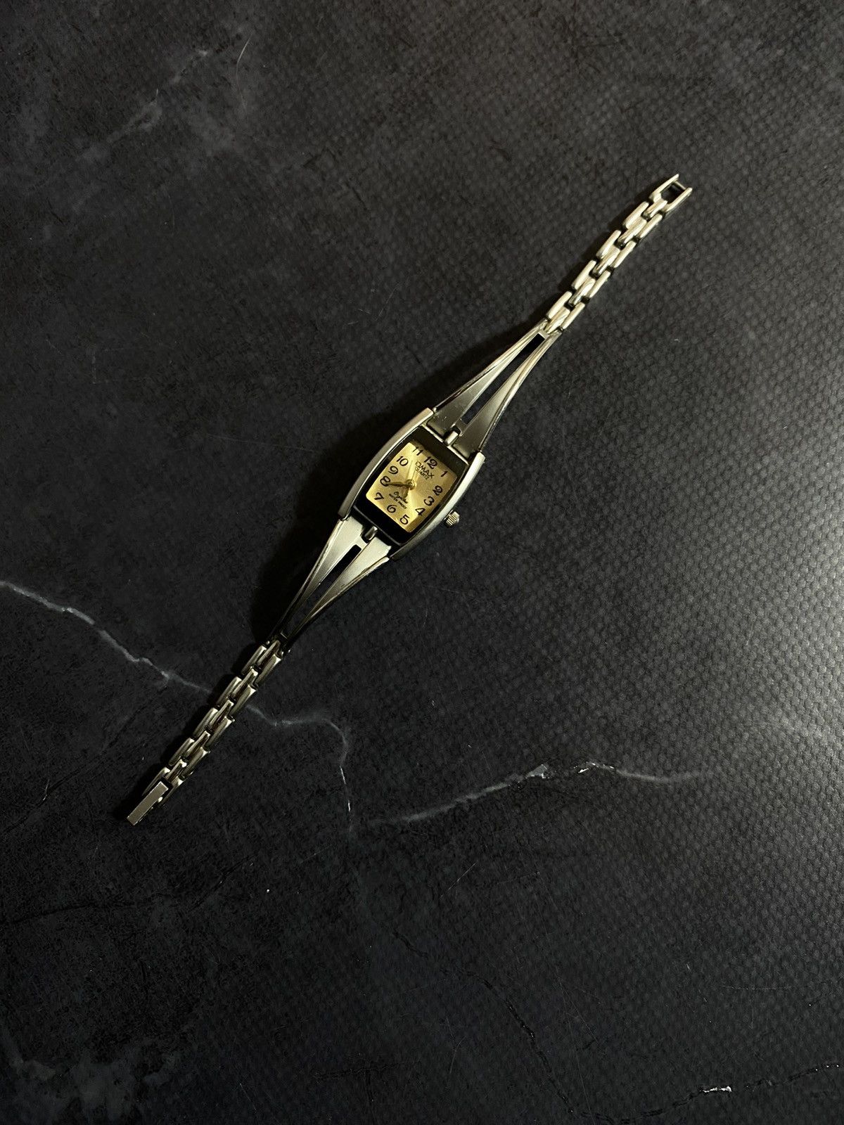 Jewelry × Vintage Stylish Quartz Watch with Metal Bracelet Japanese Brand Size ONE SIZE - 1 Thumbnail