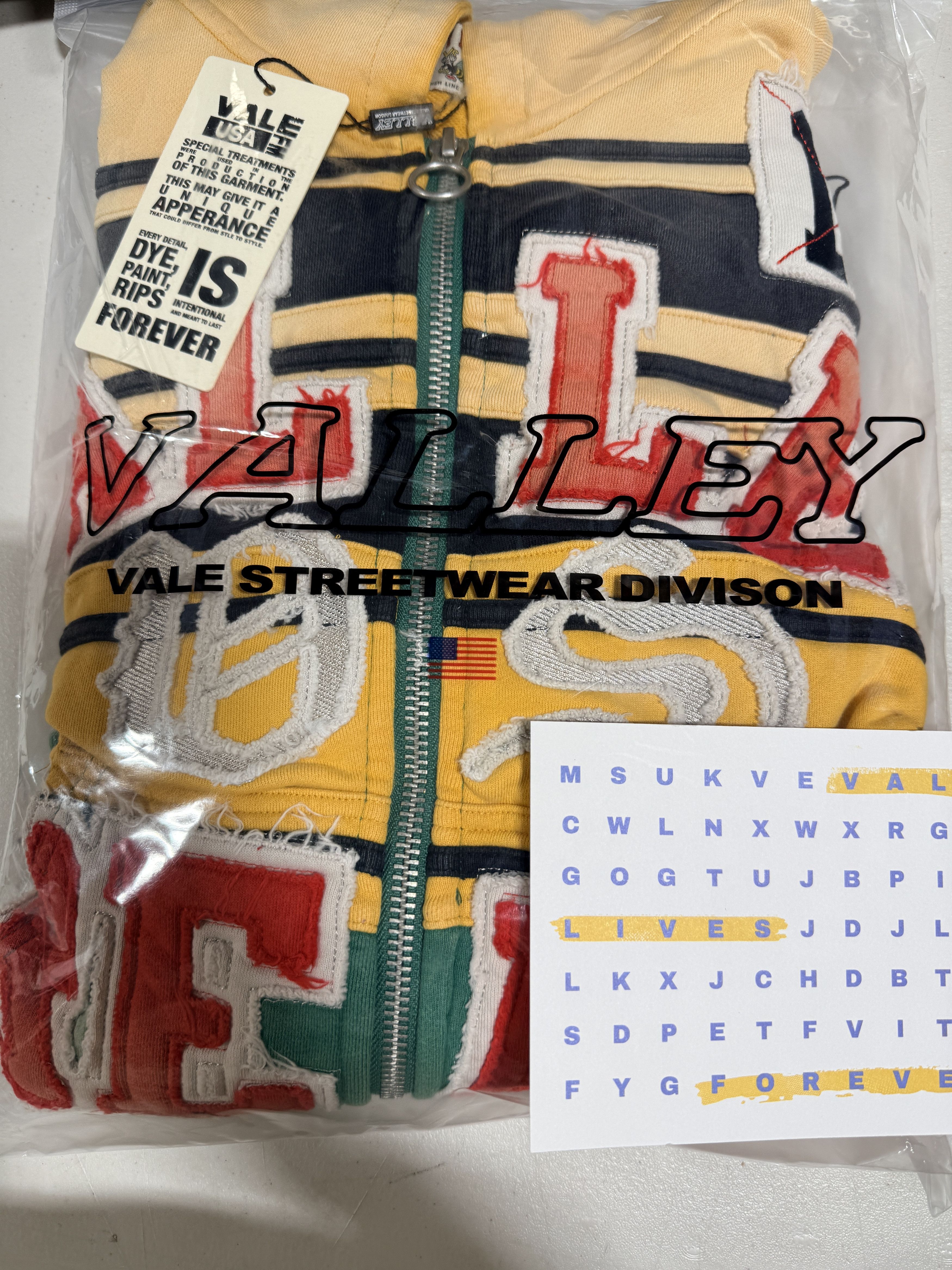 Other 🔥🔥Vale Forever Collage Zip Up Top Mardi Gras Yellow Size M Size US M / EU 48-50 / 2 - 2 Thumbnail