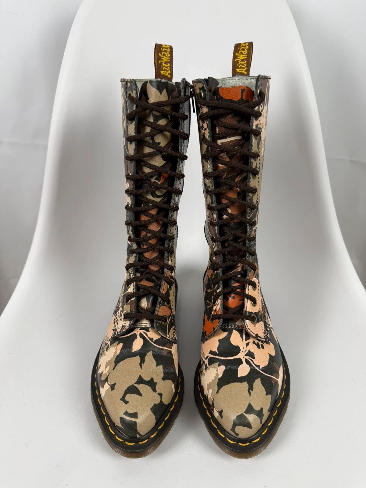 Dr. Martens Dr. Martens Cerys Boots Printed Genuine Leather size 37 Size US 8 / IT 38 - 2 Thumbnail