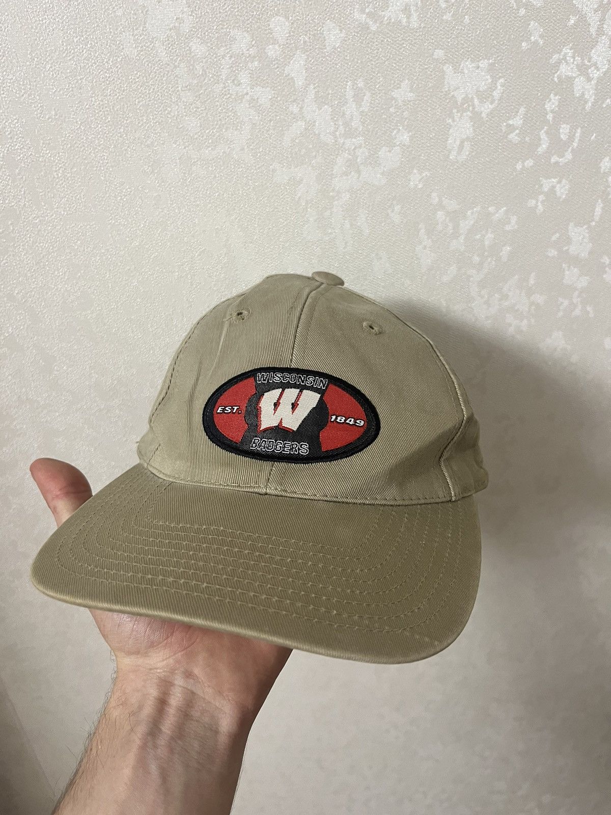 Designer × Vintage Wisconsin Badgers Vintage Logo Cap Size ONE SIZE - 1 Thumbnail