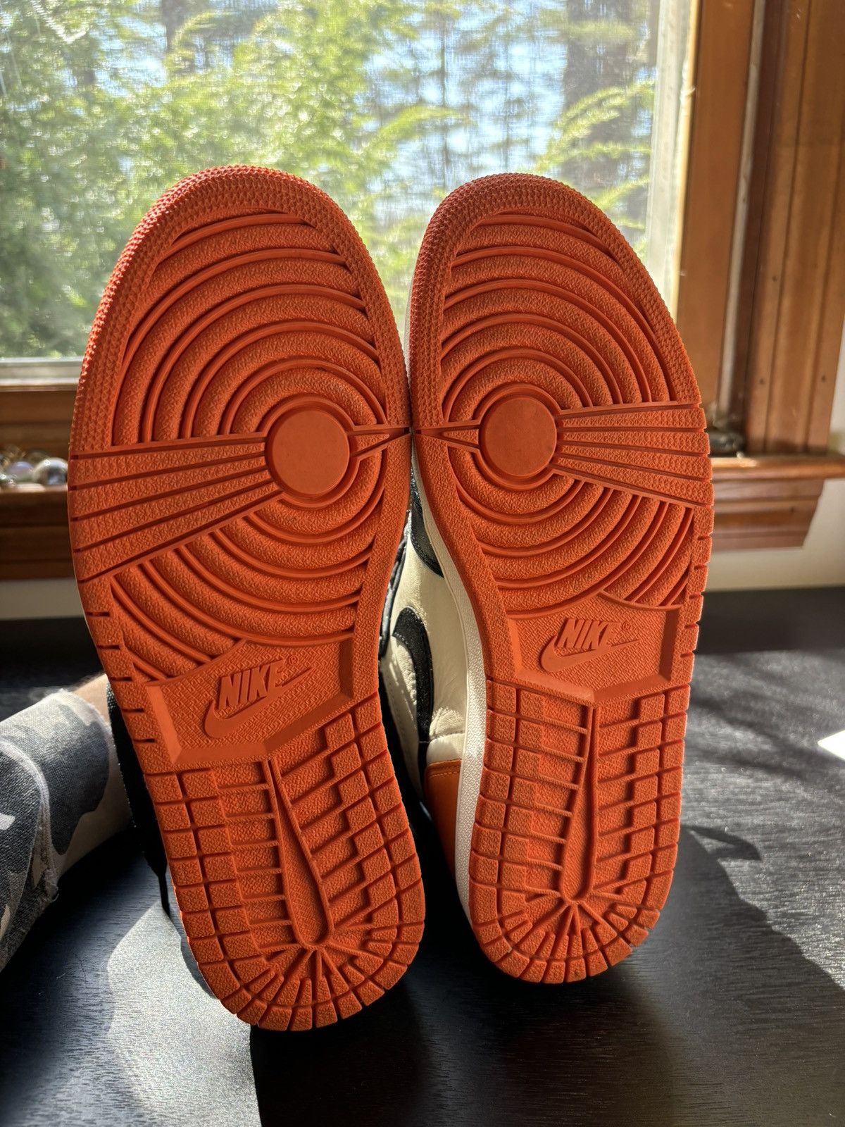Jordan Brand × Nike Air Jordan 1 Shattered Backboard 1.0 Size US 9 / EU 42 - 8 Thumbnail