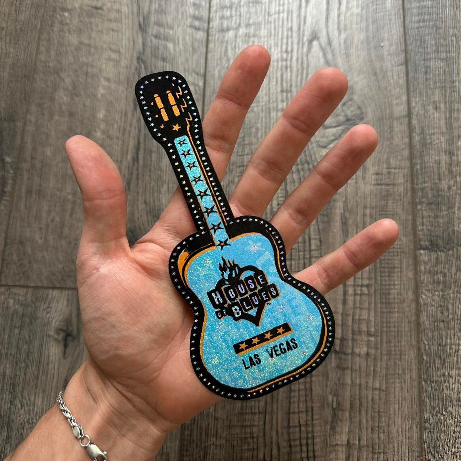 Other × Vintage Sparkly House of Blues Las Vegas Guitar Heart Fire Sticker Size ONE SIZE - 1 Thumbnail