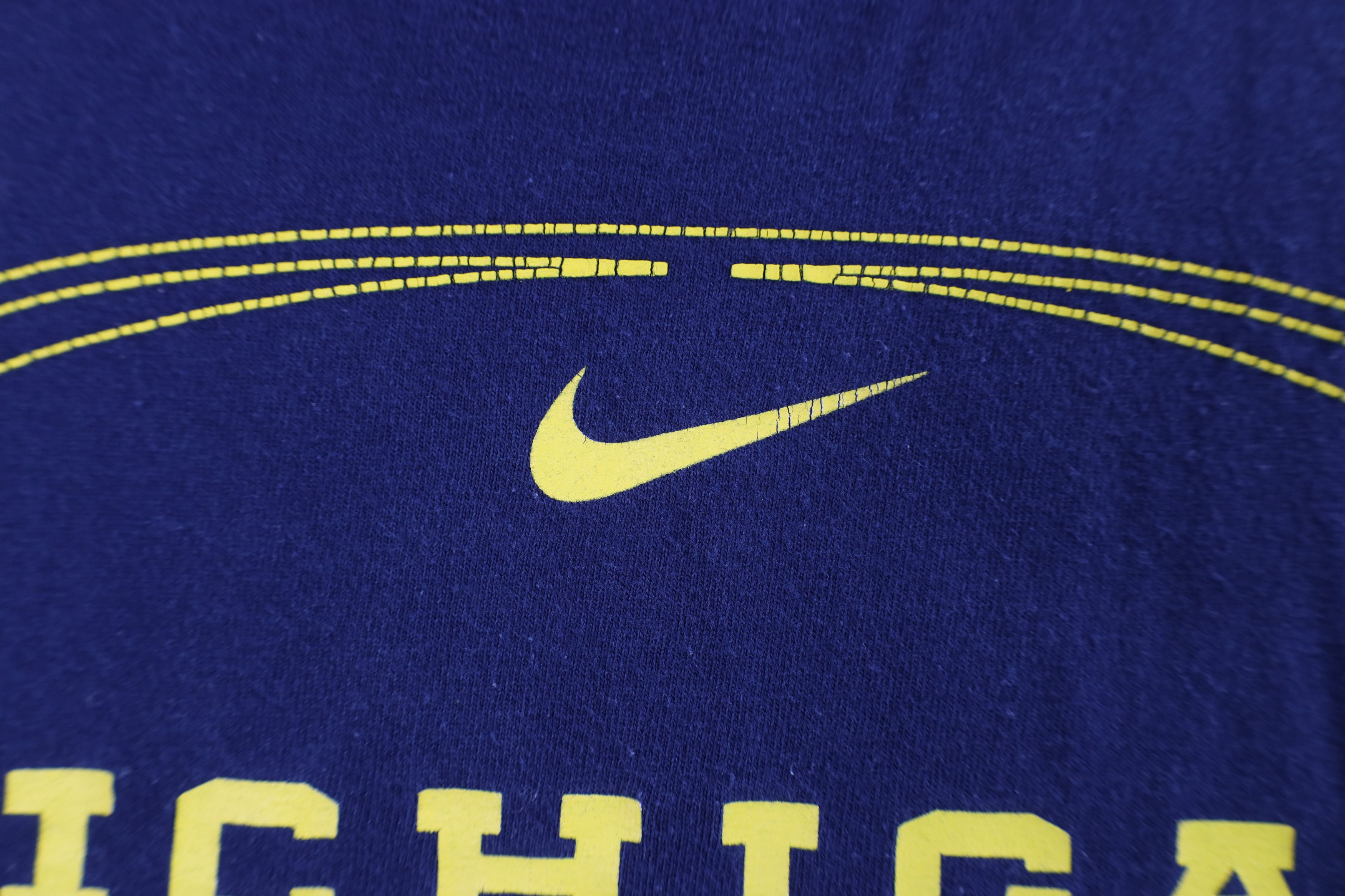 Nike Vintage Nike Swoosh University of Michigan Basketball Shirt Size US XL / EU 56 / 4 - 5 Thumbnail