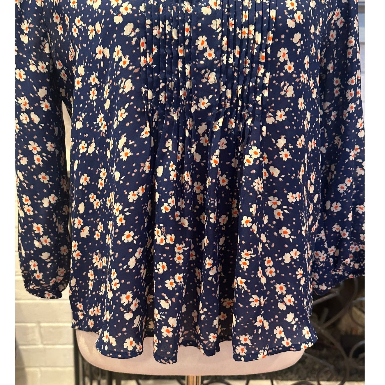 Other Collective Concept Blue Floral 3/4 Sleeve V Neck Blouse SP Size S / US 4 / IT 40 - 3 Thumbnail