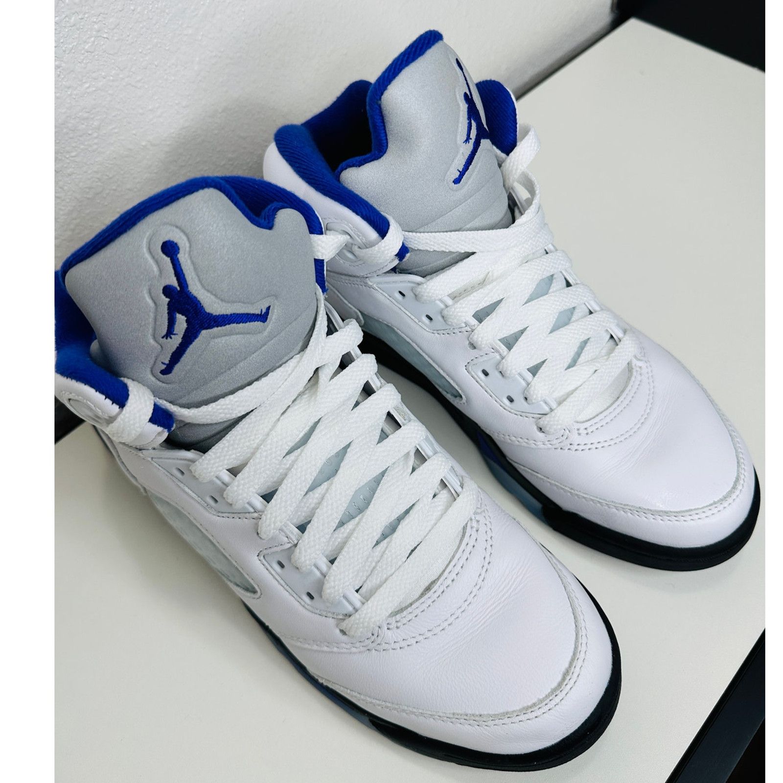 Nike Nike Air Jordan 5 Retro (GS)White Dark Concord Black Sneaker Size US 6.5 / EU 39-40 - 10 Thumbnail