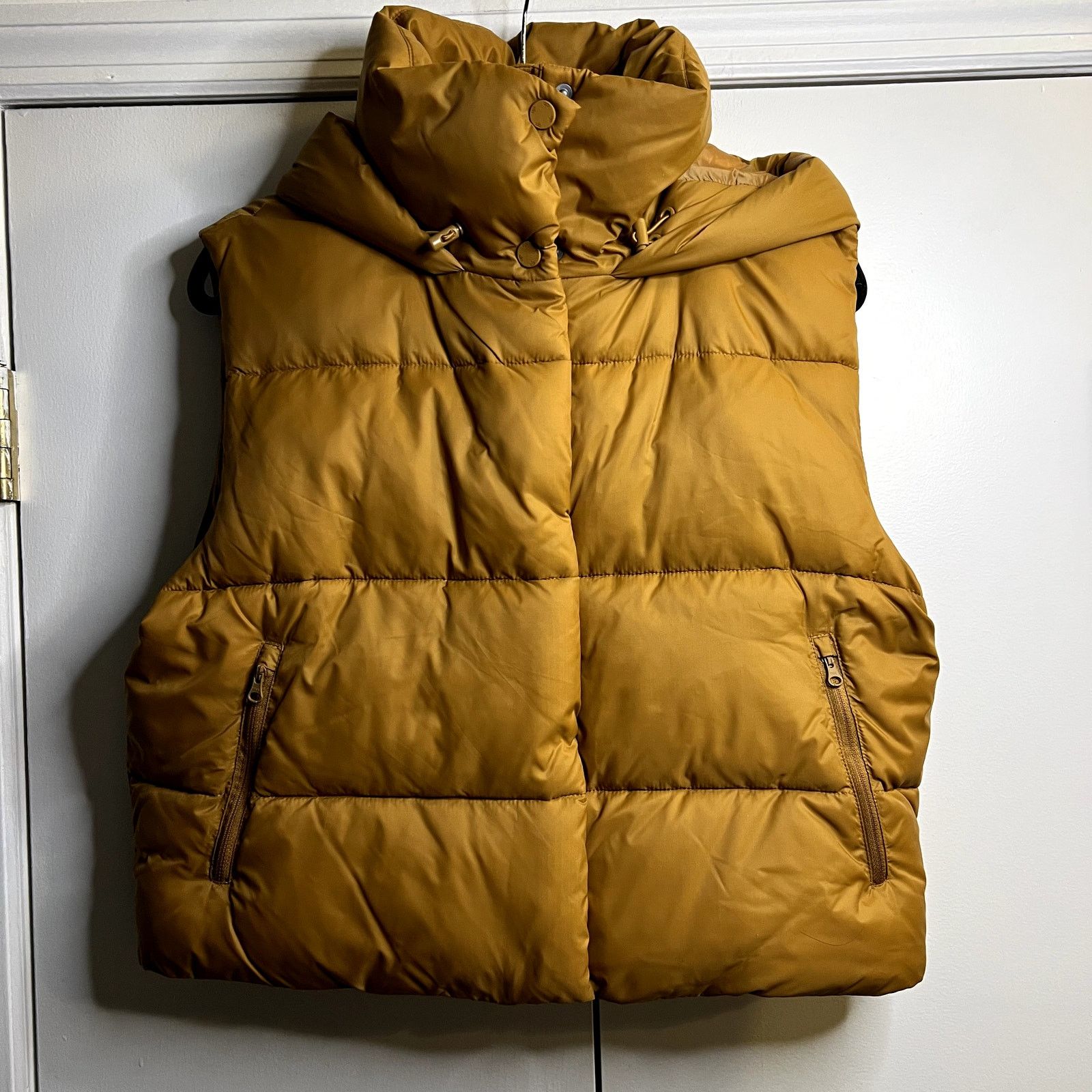 Alo Alo Yoga Gold Rush Puffer Vest Toffee Size S Size S / US 4 / IT 40 - 3 Thumbnail