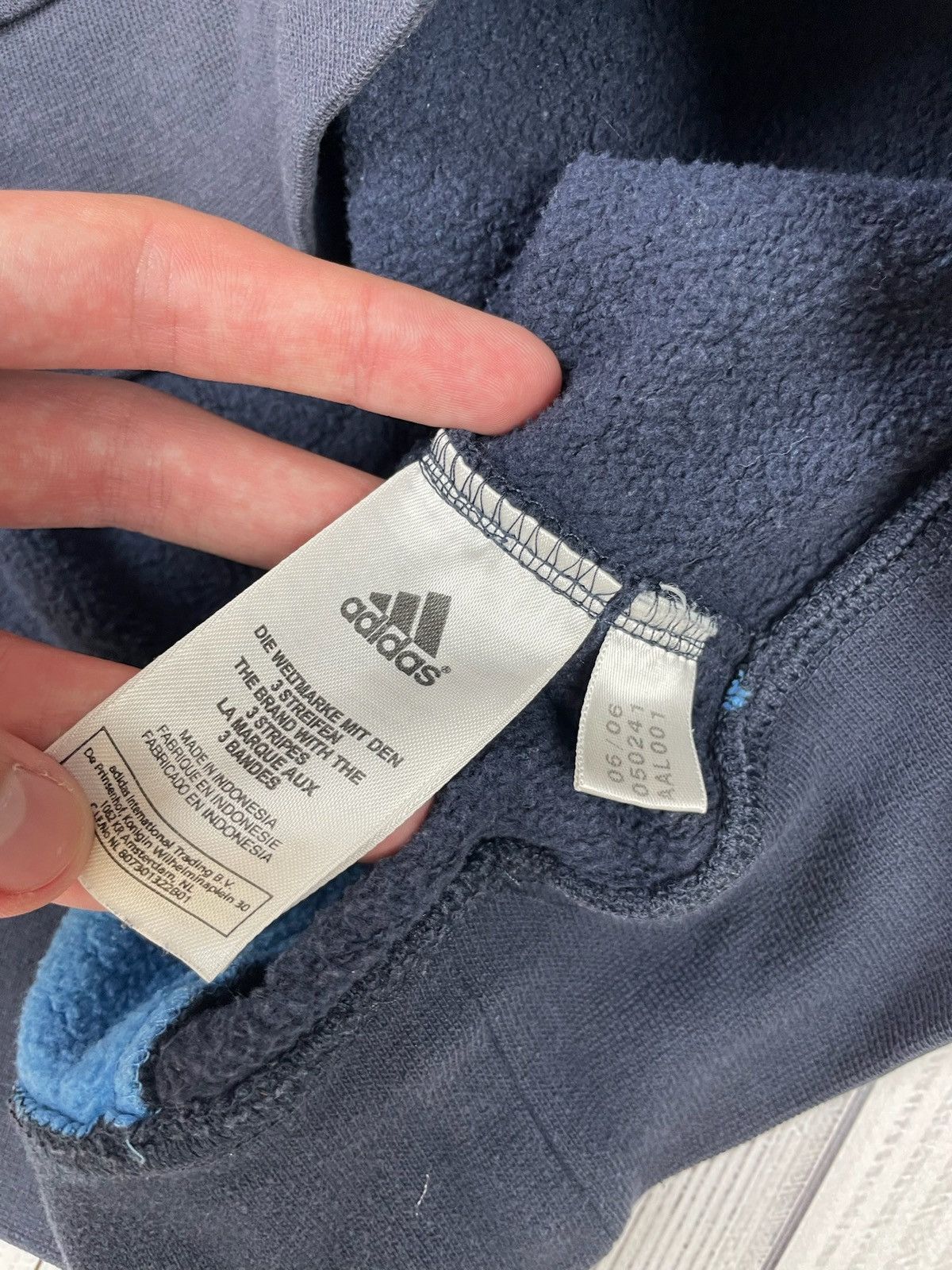 Adidas Vintage adidas sweatshirt size M rare striped Size US M / EU 48-50 / 2 - 5 Thumbnail
