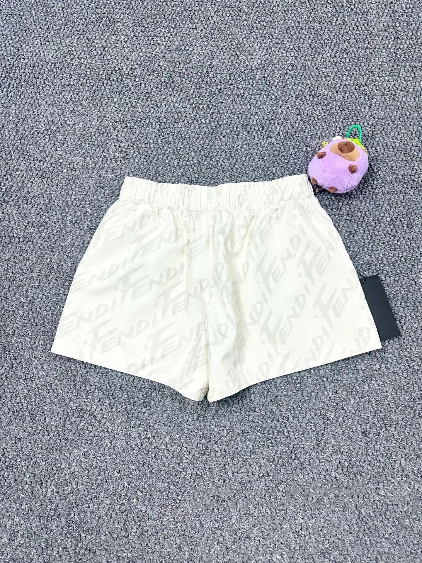 Fendi Fendi White All. Size 33" - 4 Thumbnail