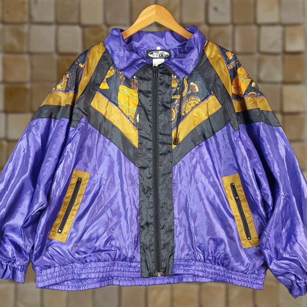 Etro VINTAGE EZ Gear Purple Track Jacket Women's XL Windbreaker Zip Up 80s Retro Gold Embroidered Logo Pockets Full Zip Lightweight Softshell Jacket Women Size XL / US 12-14 / IT 48-50 - 1 Thumbnail
