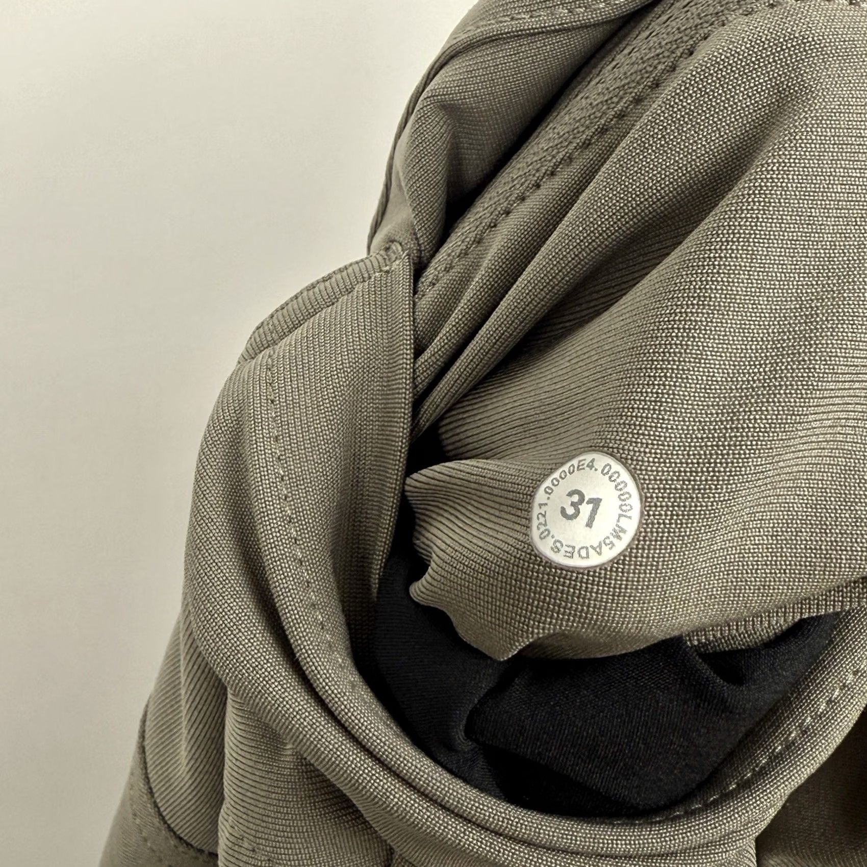 Lululemon VINTAGE? No. Lululemon ABC Pants Men 31 5-Pocket Classic Warpstreme Gray Shirt? Size US 31 - 7 Thumbnail