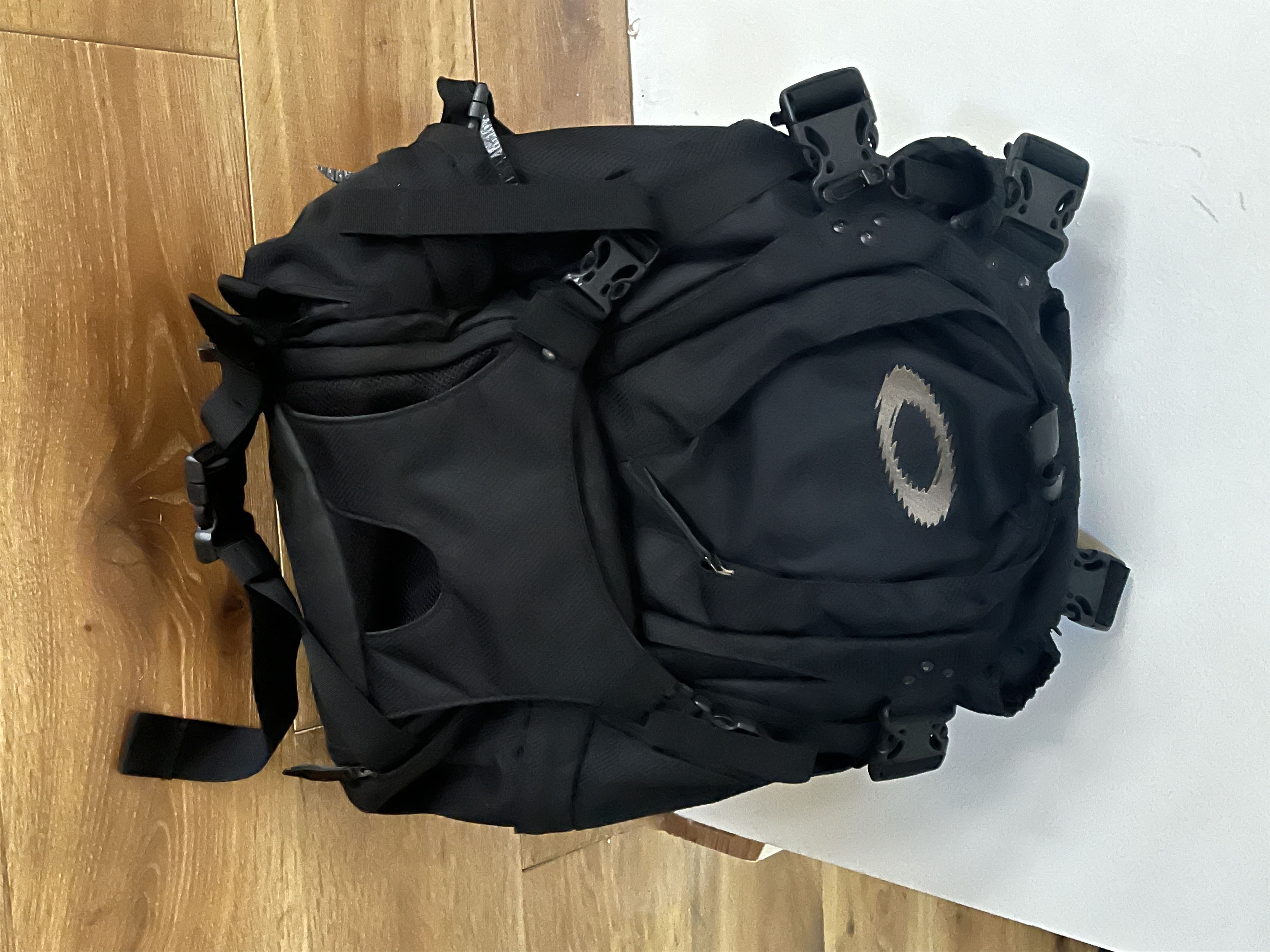 image of Oakley Distorted O Board Backpack in Black, Men's
