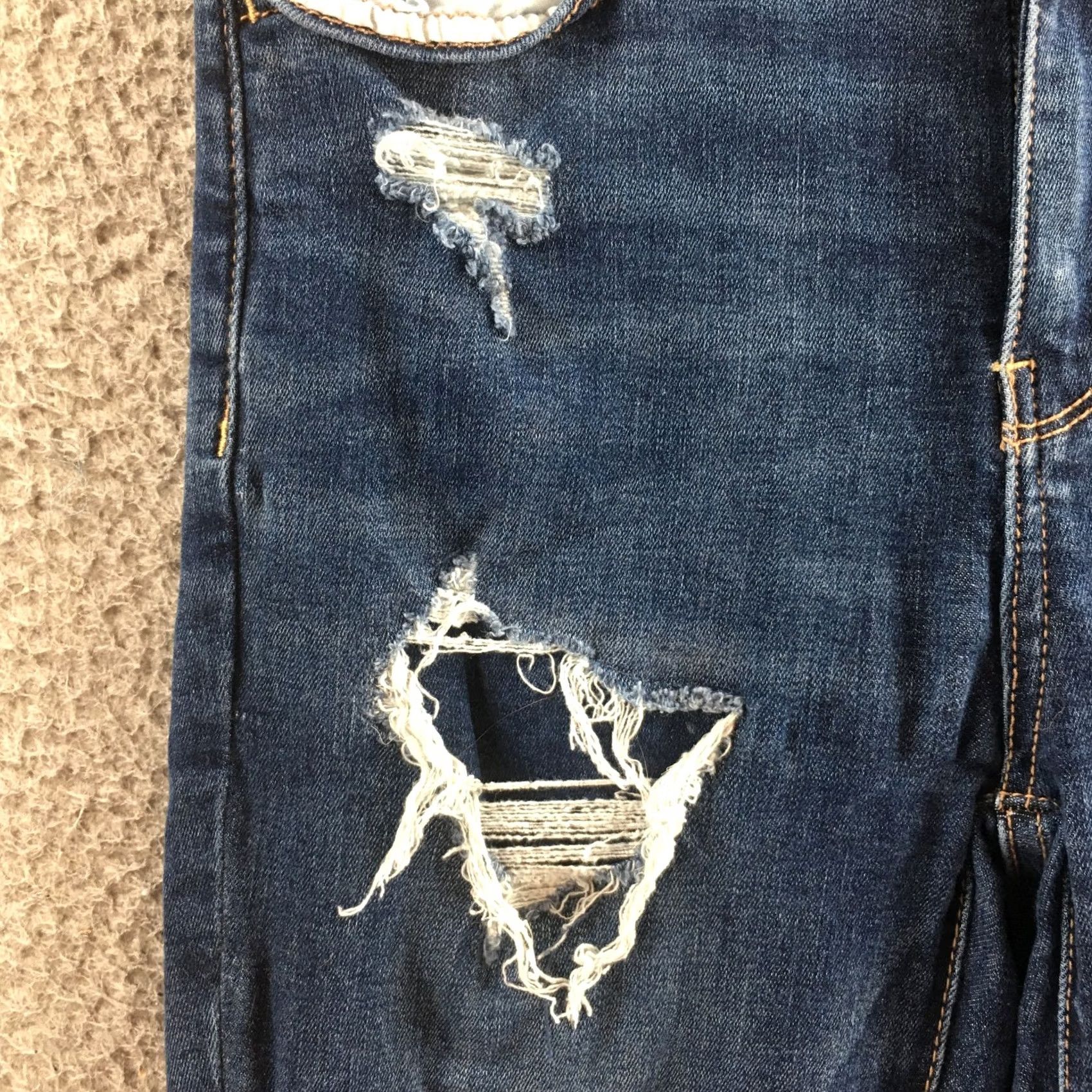 American Eagle Outfitters American Eagle Jeans Womens 2 Blue Skinny Distressed Ripped Frayed Hem Denim Shirt? Size 26" / US 2 / IT 38 - 6 Thumbnail