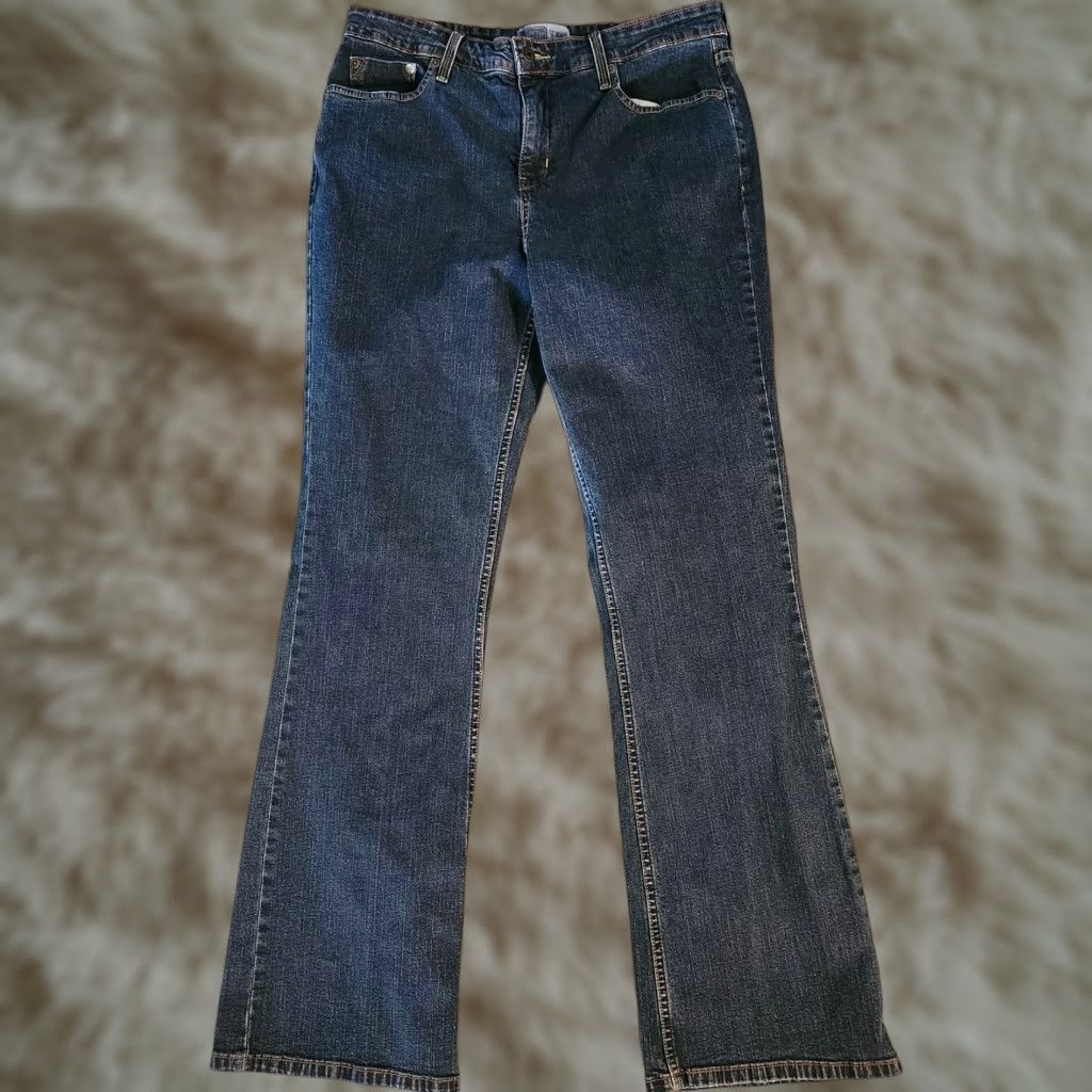 Levi's Levi's Signature Jeans Women's 14L 32x34 Bootcut Denim Blue At Waist Stretch Mid Rise Flair 5-Pocket Regular Inseam 32" Children=None Size 36" / US 14 / IT 50 - 1 Thumbnail