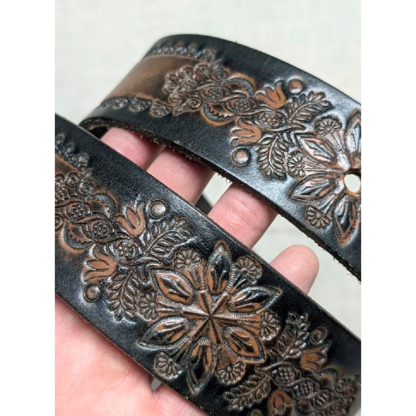 Vintage VINTAGE western belt Geometric brown leather 28 Mens Buckle Tooled Cowhide 1-3/4" width 1970s Size 28 - 4 Thumbnail