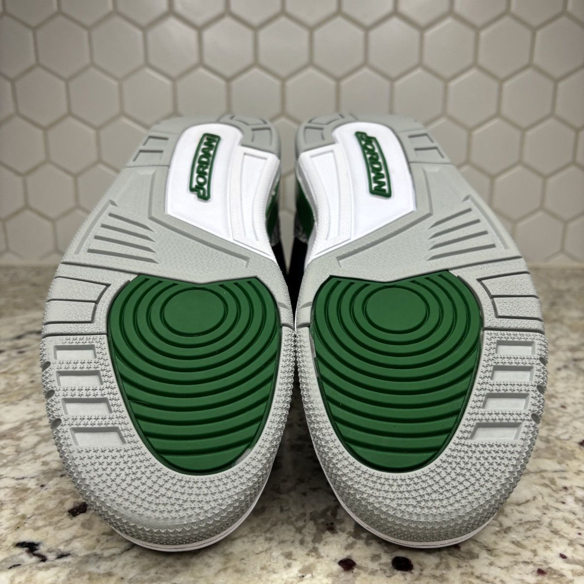 Jordan Brand Size 8 - Jordan 3 Retro Pine Green CLEAN No Box Size US 8 / EU 41 - 10 Thumbnail
