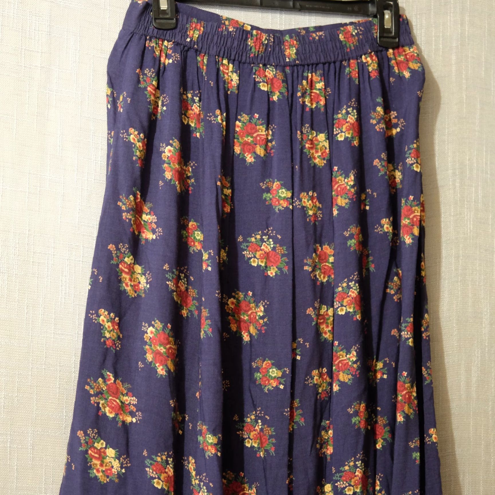 Vintage Nwot! Sag Harbor 100% Rayon Button Front Maxi Skirt Floral Women's M Navy 90s Sag Harbor Skirt Womens M Maxi Navy Floral Button Front 90s Size 32" / US 10 / IT 46 - 5 Thumbnail