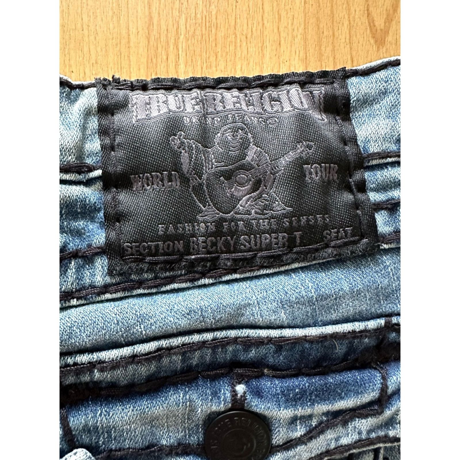 True Religion VINTAGE True Religion Jeans Shorts Women’s Mini Cut Off 26 Low Rise Denim Y2K/90s Logo Embroidered Pocket Blue Womens Size 26" / US 2 / IT 38 - 3 Thumbnail