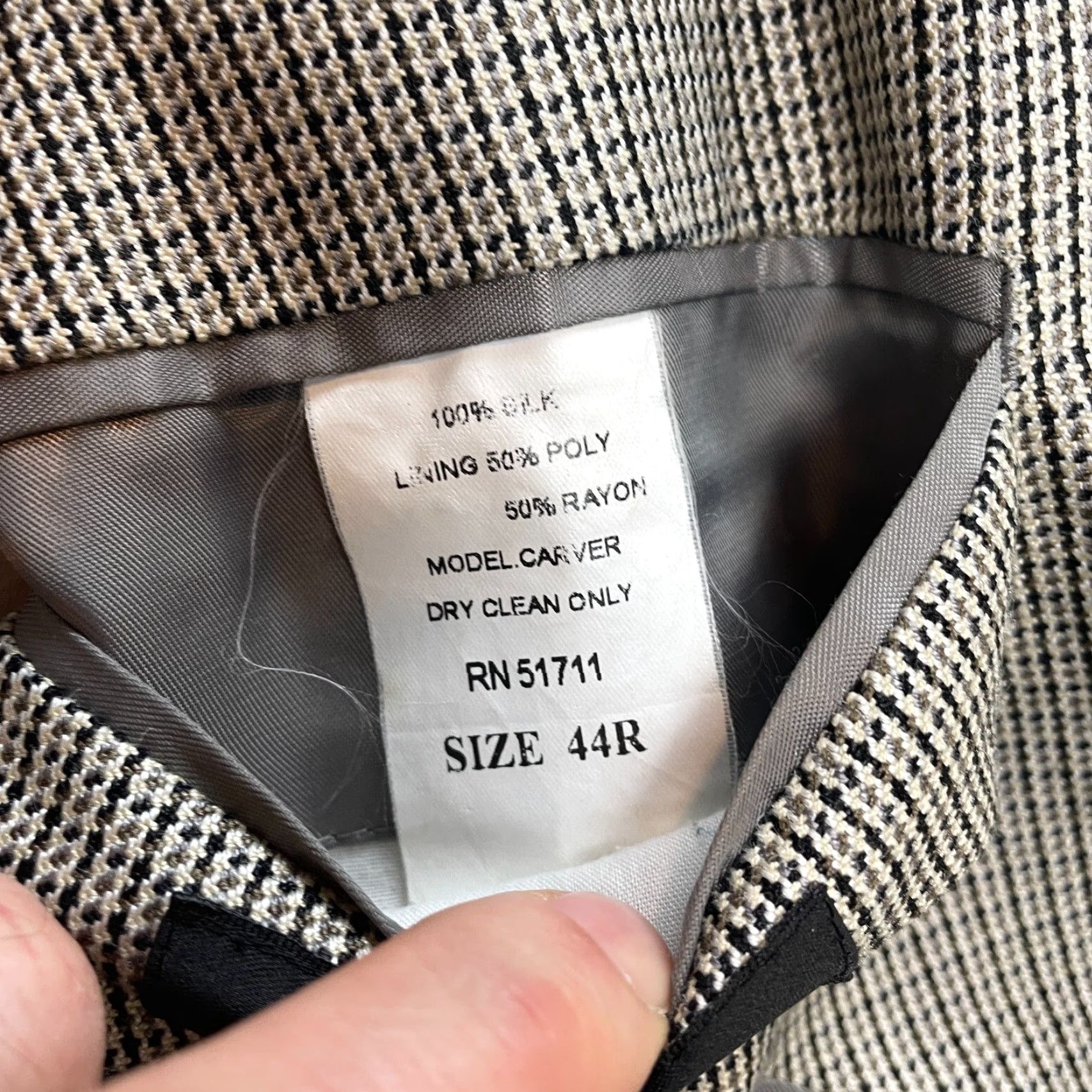 Vintage Andrew Fezza Mens Blazer 44 R Beige Silk Single-Breasted Notch Three-Button Short Sports Coat Formal Size 44R - 5 Thumbnail