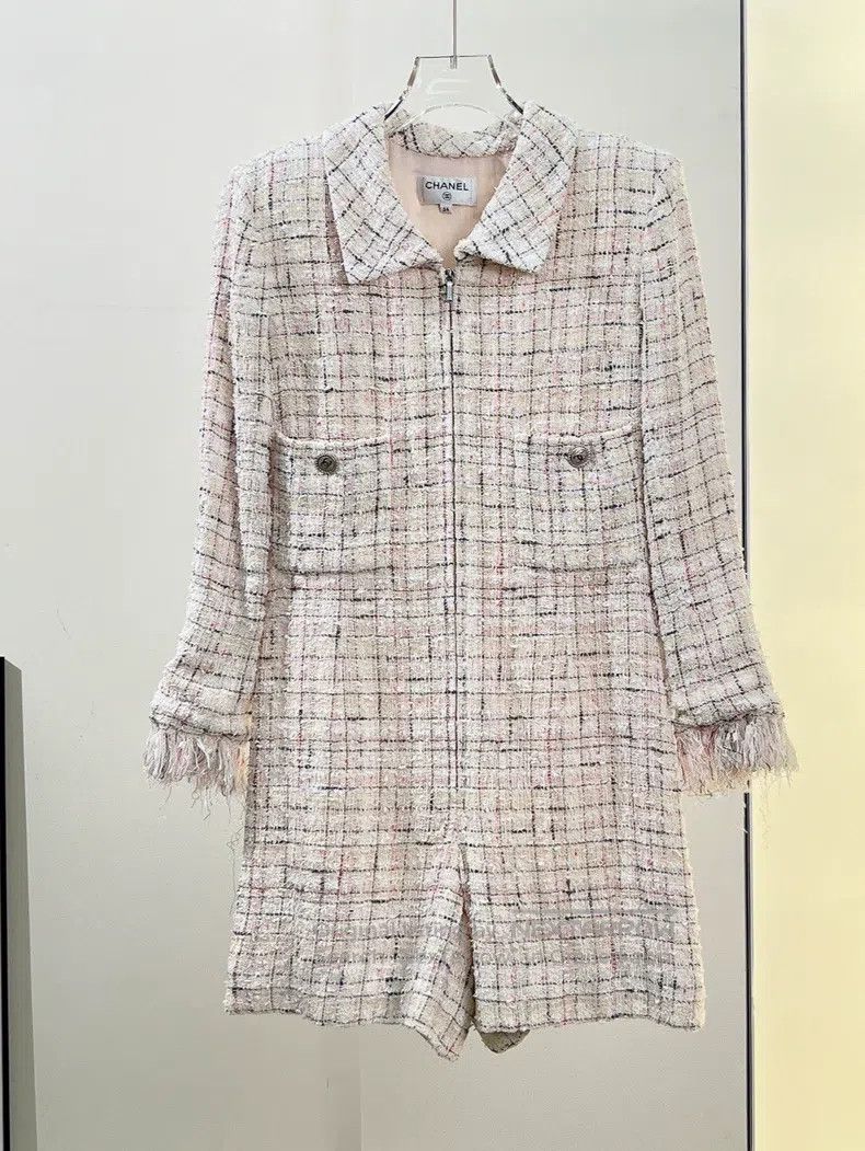 Chanel Chanel 18-year-old waterfall series beige pink and black g Size 42" / US 20 - 2 Thumbnail