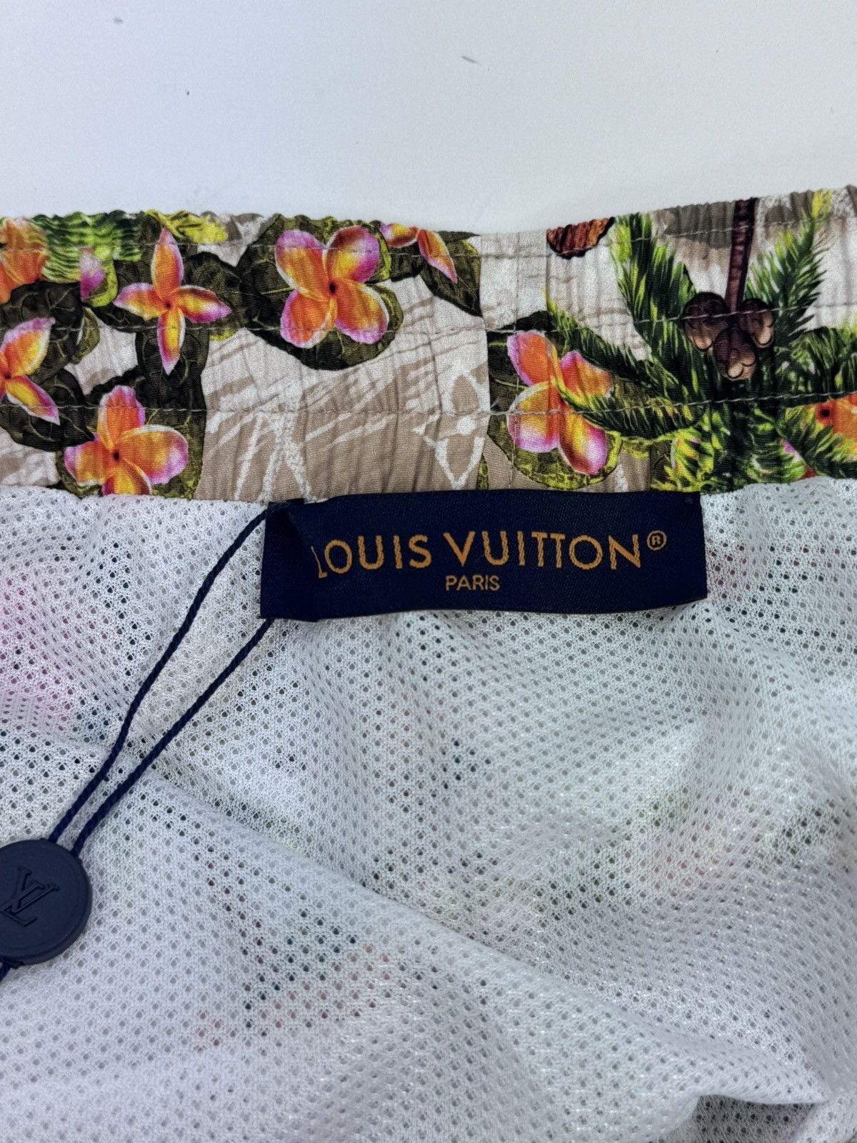 Louis Vuitton MONOGRAM PRINT SWIM SHORTS 1AFRNO Size US 34 / EU 50 - 5 Thumbnail
