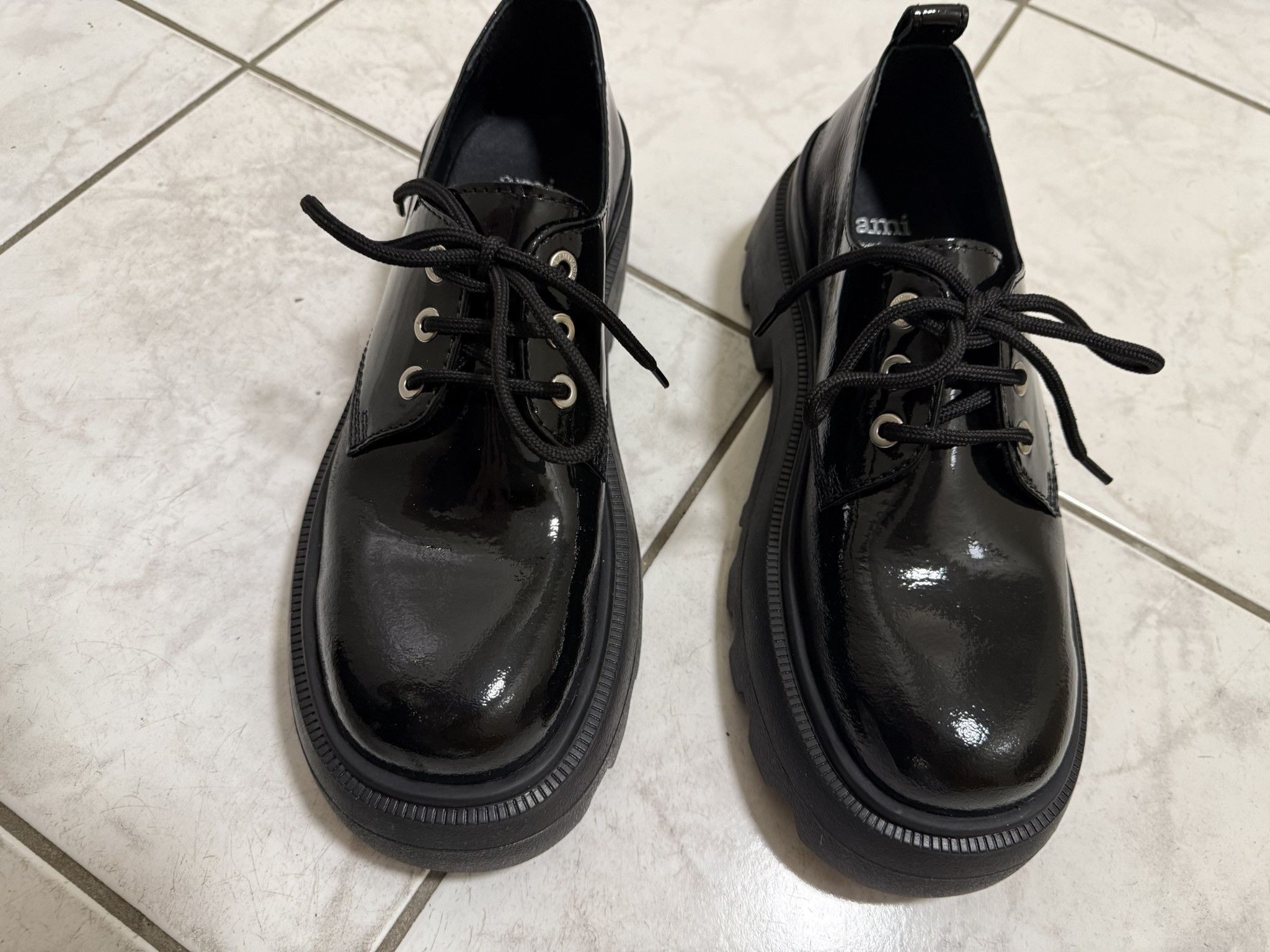 AMI PARIS LUG SOLE DERBIES 42 【公式通販】