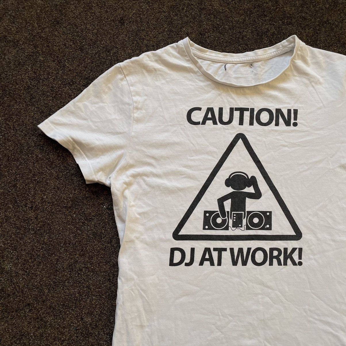 Vintage Vintage Y2K Graphic Tee DJ Caution Club Streetwear Relaxed M Size US M / EU 48-50 / 2 - 3 Thumbnail