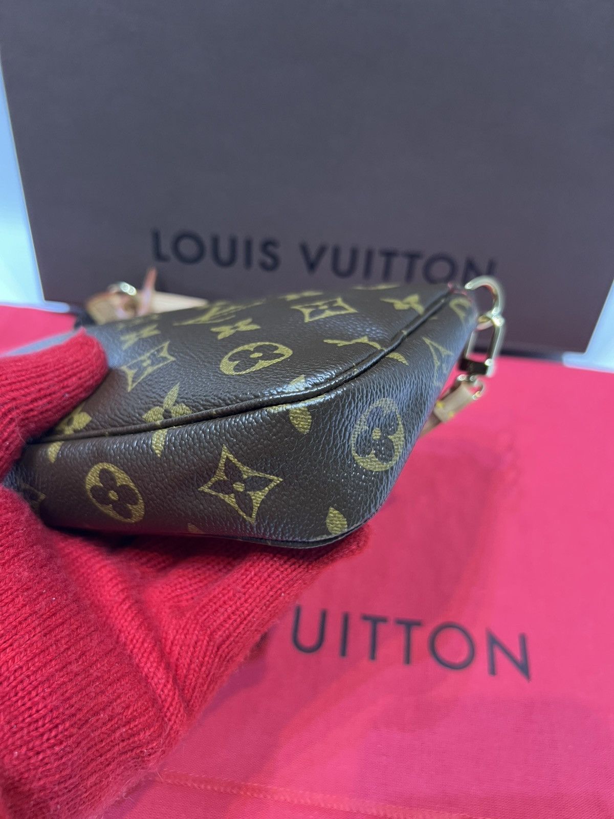 Louis Vuitton × Takashi Murakami LOUIS VUITTON CHERRY POCHETTE TAKASHI MURAKAMI Size ONE SIZE - 9 Thumbnail