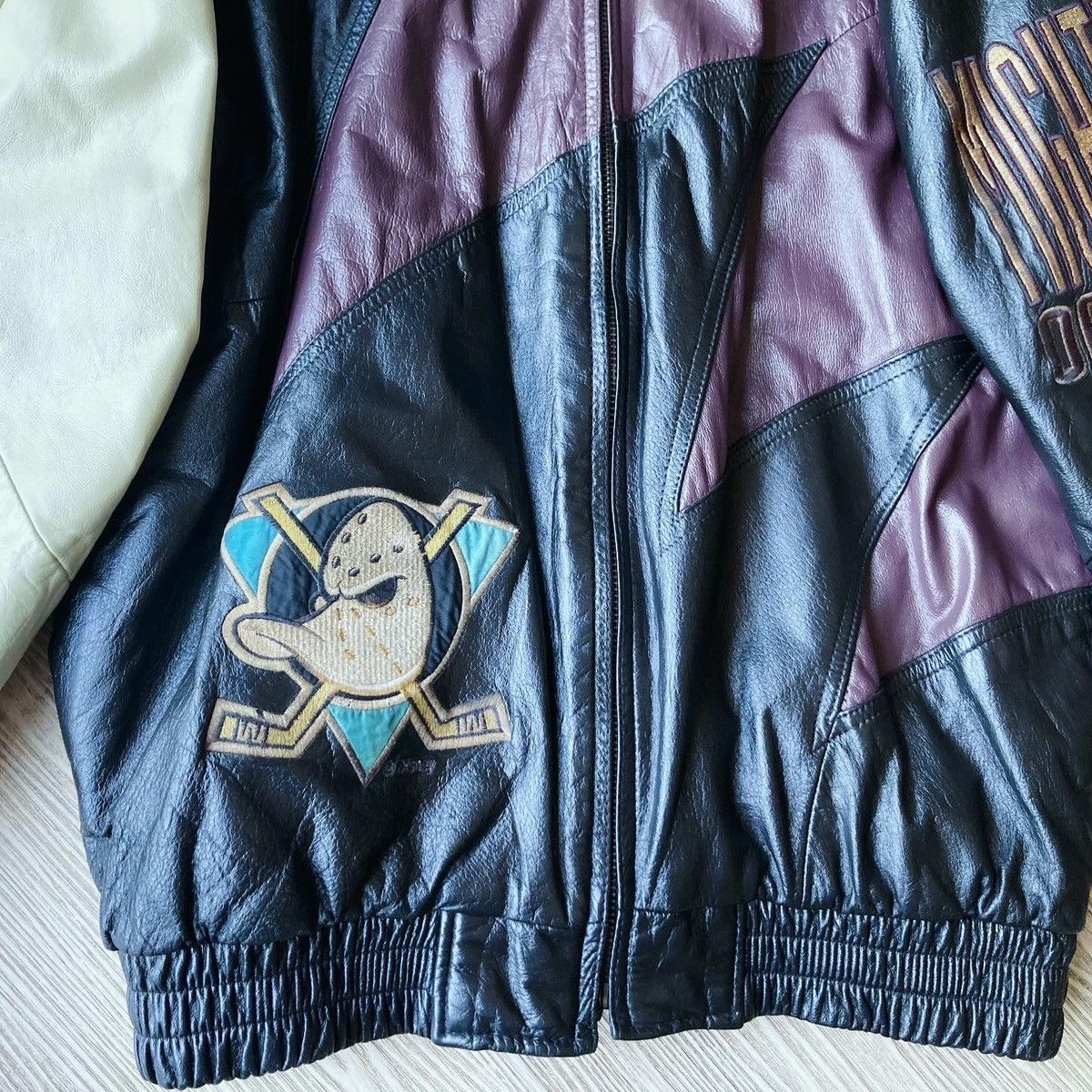 Logo Athletic × NHL × Vintage *VERY RARE* Logo Athletic Mighty Duck Full Leather Size US L / EU 52-54 / 3 - 3 Thumbnail