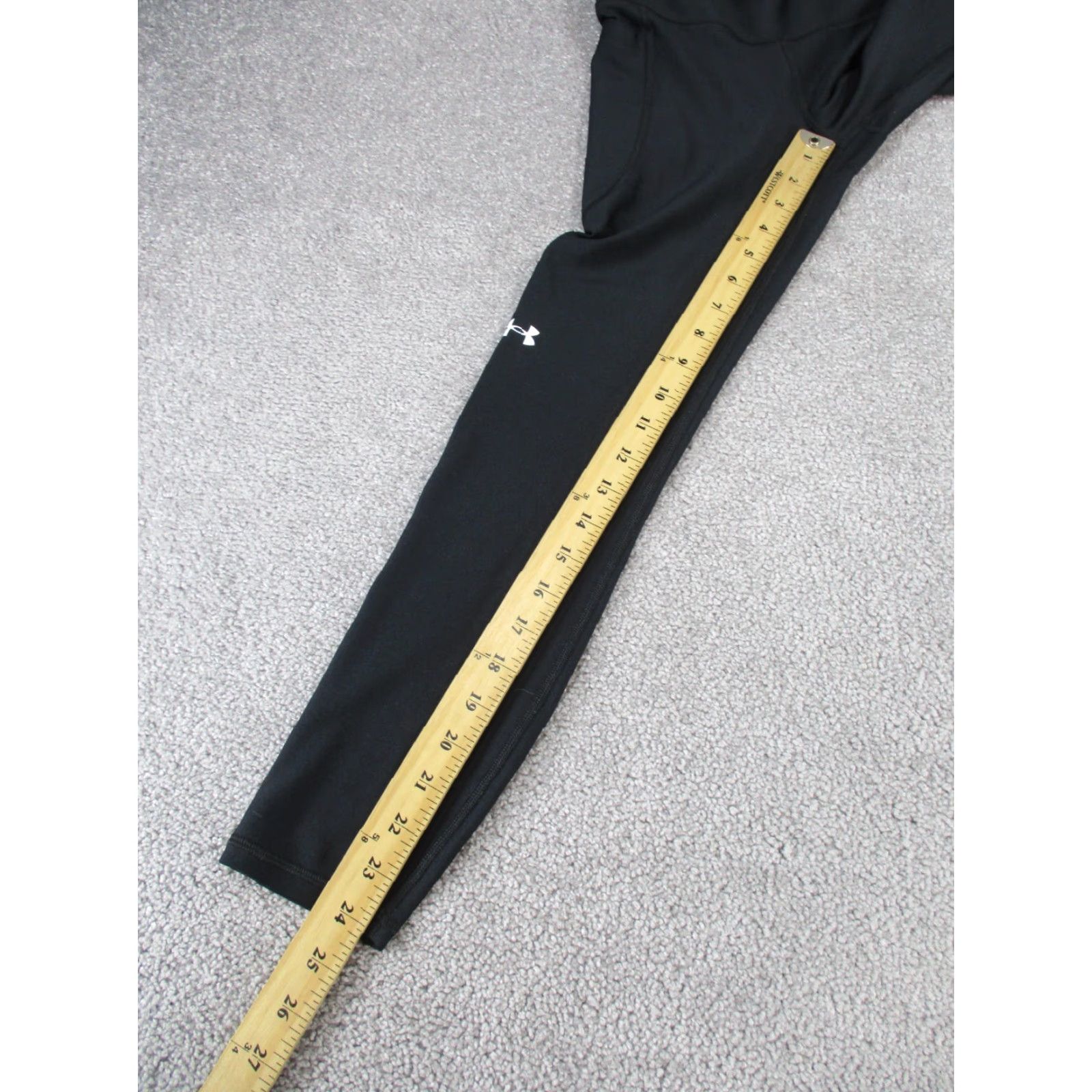 Under Armour VINTAGE Under Armour Leggings Womens Small Black Compression Cropped Athletic Activewear Yoga Running & Training Women Size 28" / US 6 / IT 42 - 3 Thumbnail