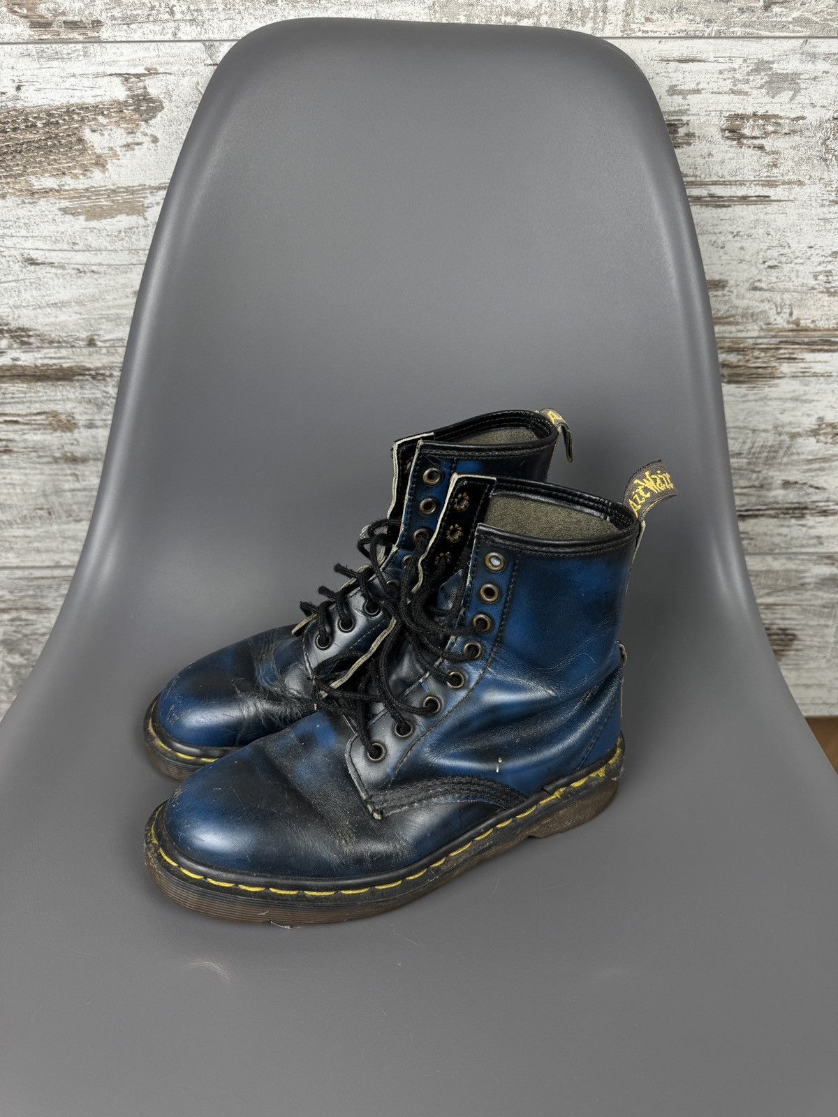 Dr. Martens × Vintage Women’s Vintage Dr.Martens sneakers hi top leather England Size US 7 / IT 37 - 6 Thumbnail