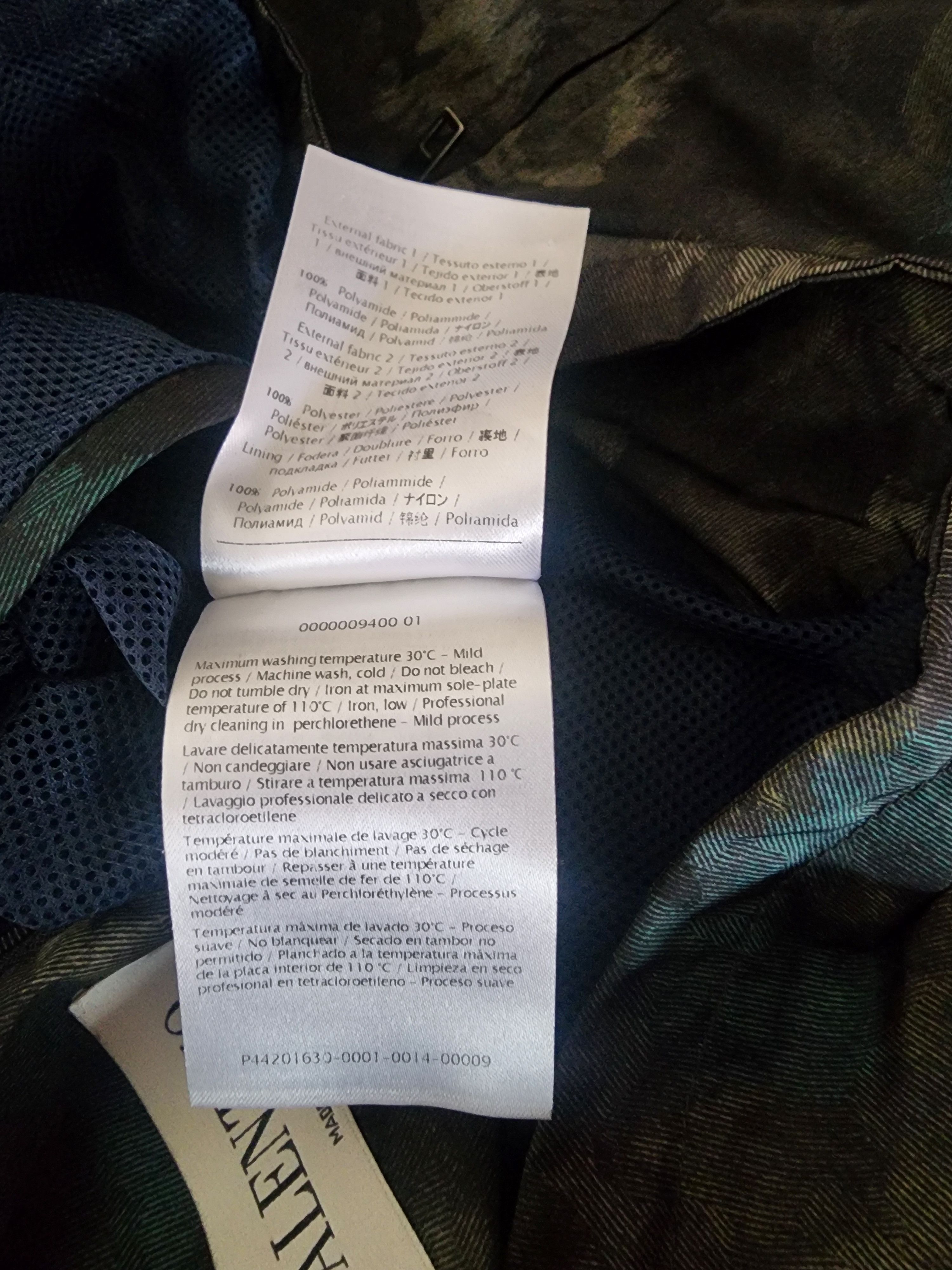 Valentino Valentino camo windbreaker L - Fashionella Size US L / EU 52-54 / 3 - 14 Thumbnail