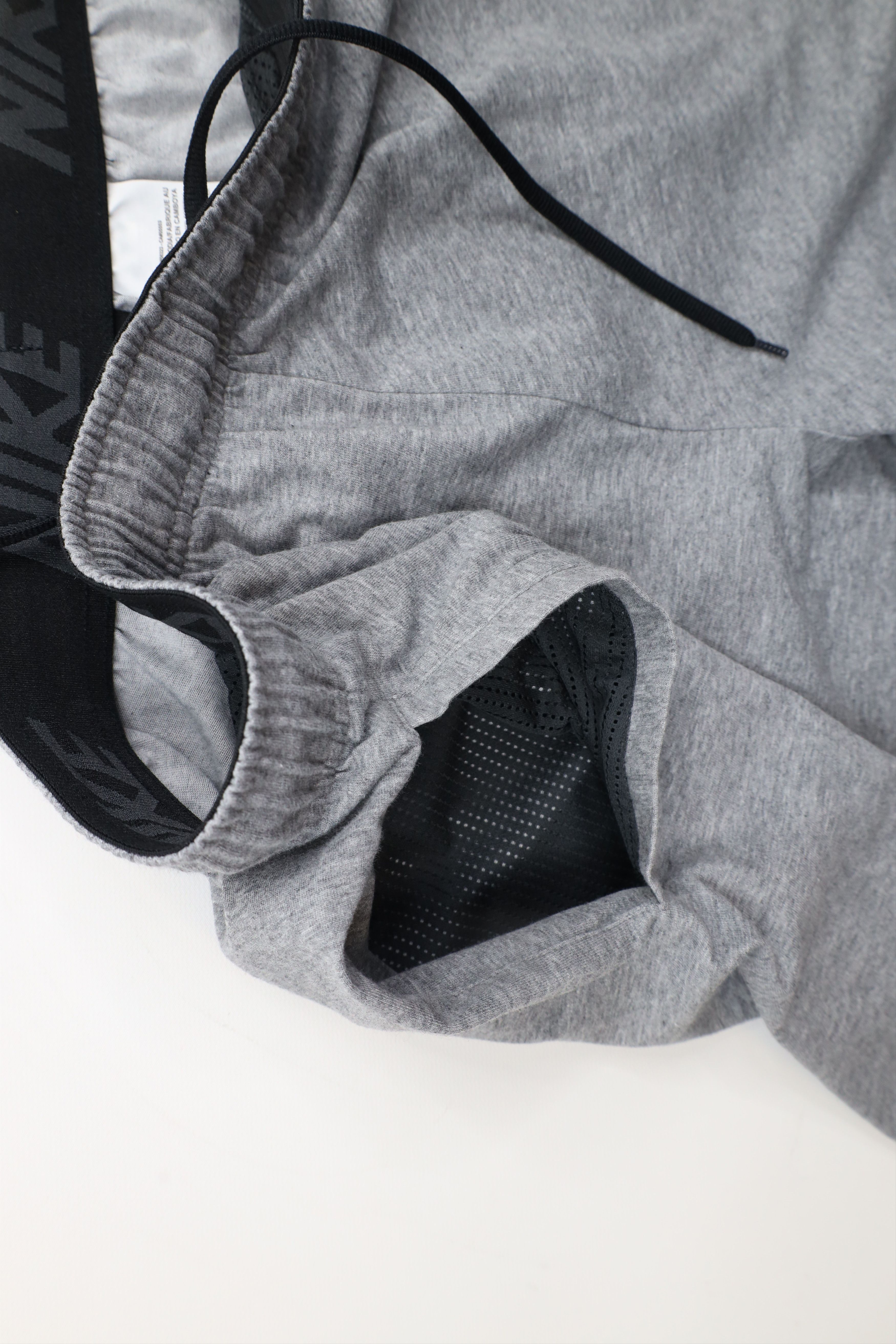 Nike × Vintage Vintage Nike Mini Swoosh Above Knee Shorts Heather Gray Size US 32 / EU 48 - 7 Thumbnail