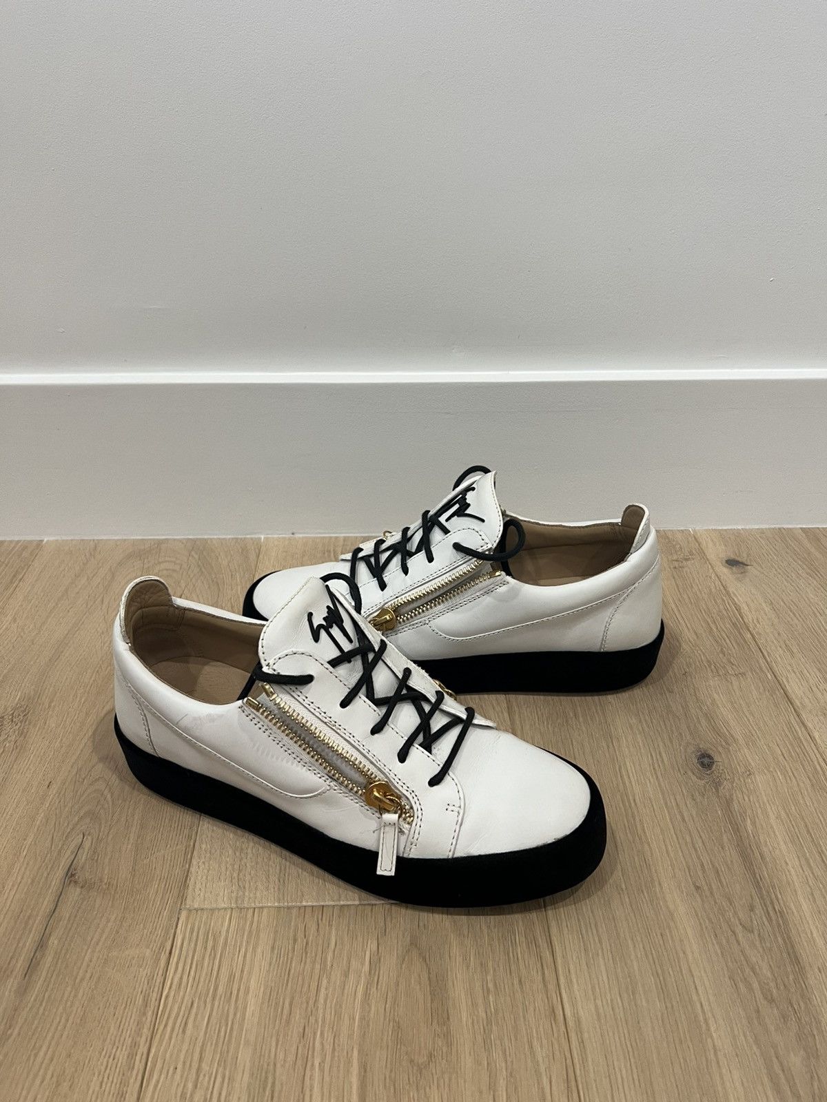 Giuseppe Zanotti Men’s Frankie White Low Sneakers Size 42 US 9 Giuseppe zanotti (white/gold Frankie low top sneaker) – VIP  main image 4