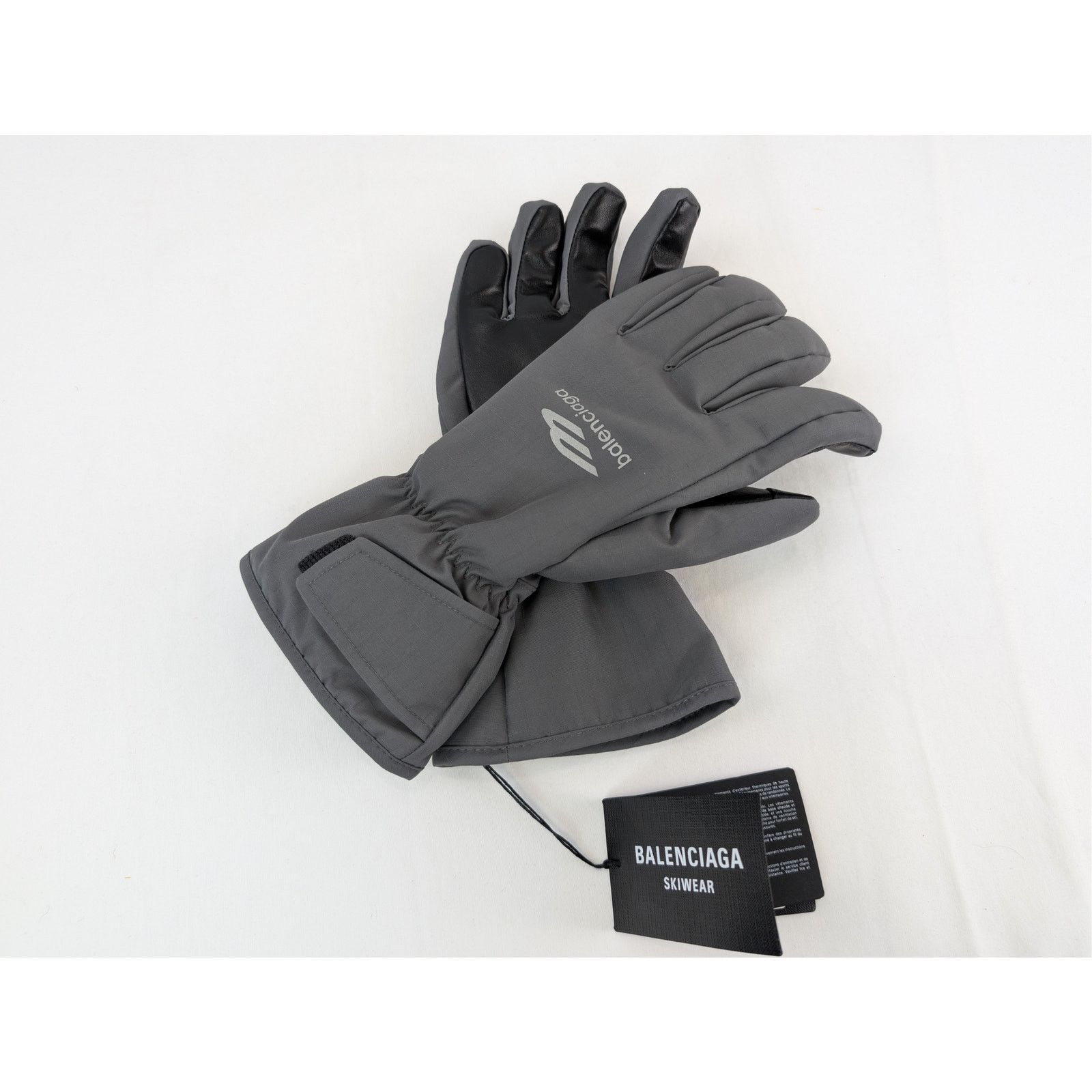 Balenciaga o1rshd1 Size: S / Ripstop Ski Gloves in Dark Grey Size ONE SIZE - 5 Thumbnail