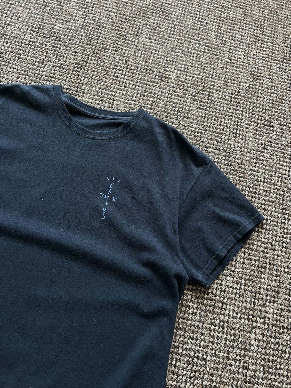 Travis Scott Travis Scott Astroworld T-Shirt Rare Big Logo L Size US L / EU 52-54 / 3 - 7 Thumbnail
