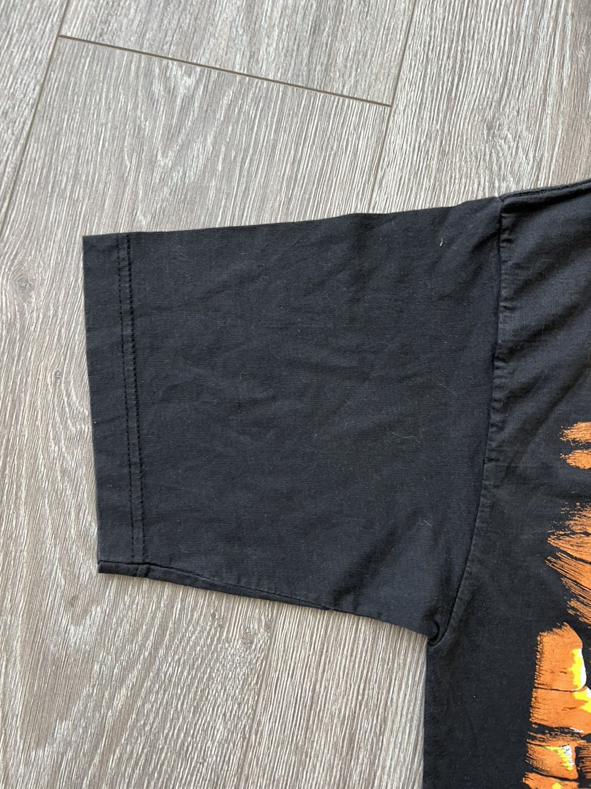Band Tees Vintage 1992 Land of the Dragon Fantasy T-Shirt Y2K 90s Size US M / EU 48-50 / 2 - 8 Thumbnail