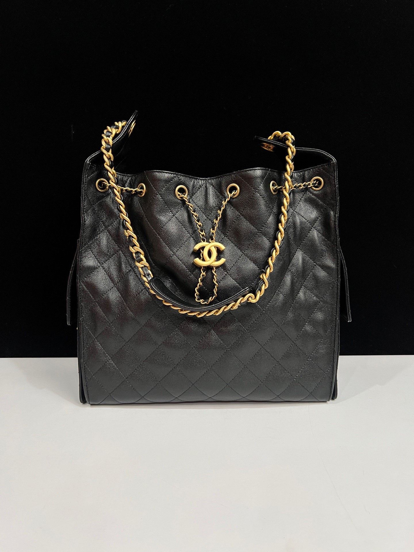 Chanel Pre-loved Bag Very good condition Size ONE SIZE - 1 Thumbnail