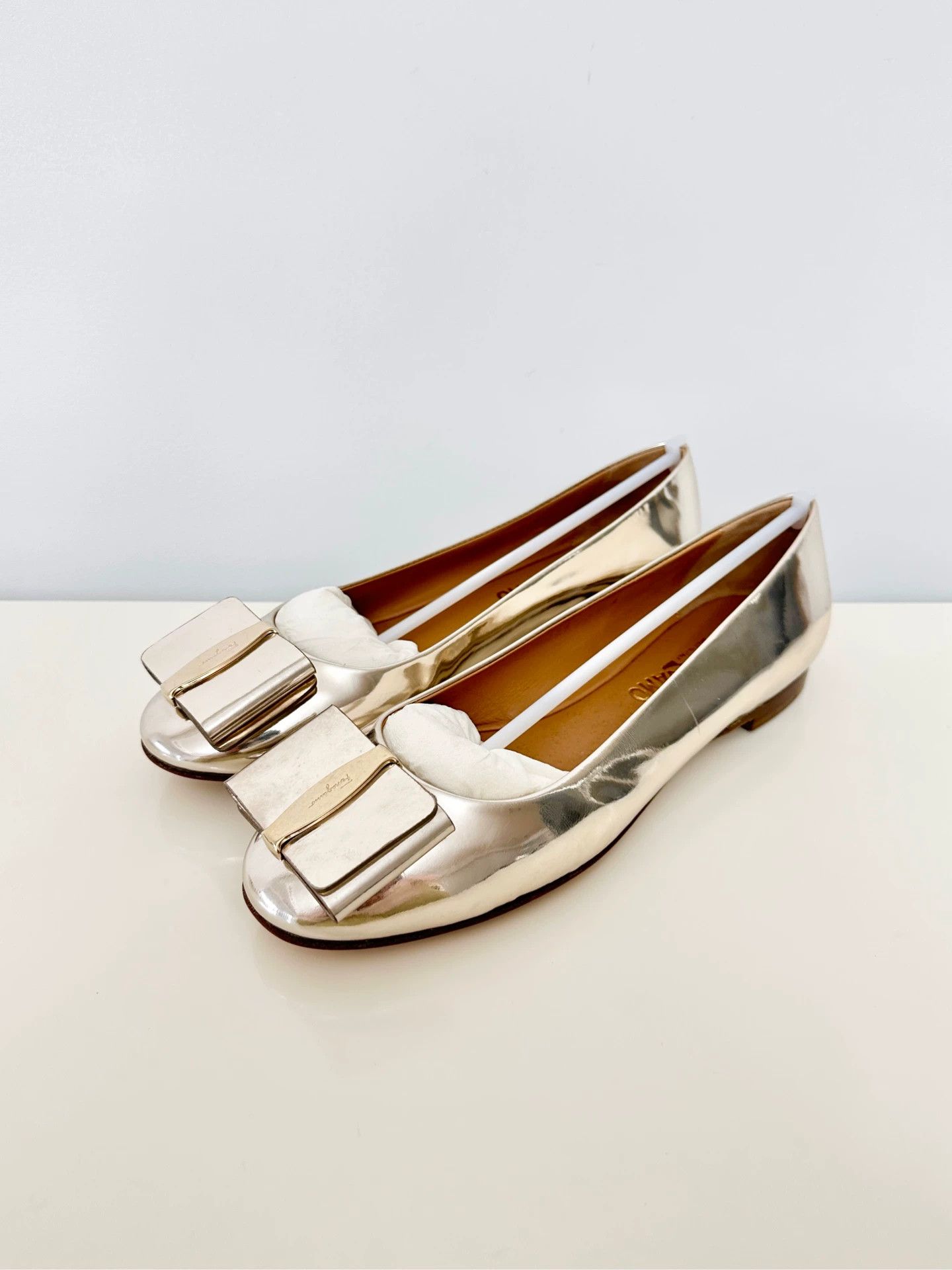 Salvatore Ferragamo Ferragamo Women's Patent Metal Bow Square Buckle Loafer Size US 6 / IT 36 - 1 Thumbnail