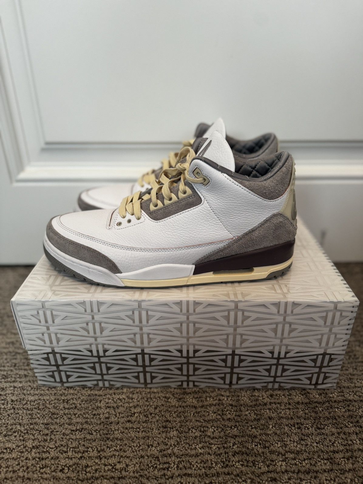 Nike Jordan 3 Retro SP A Ma Maniere (Women’s) Size US 10.5 / EU 43-44 - 3 Thumbnail
