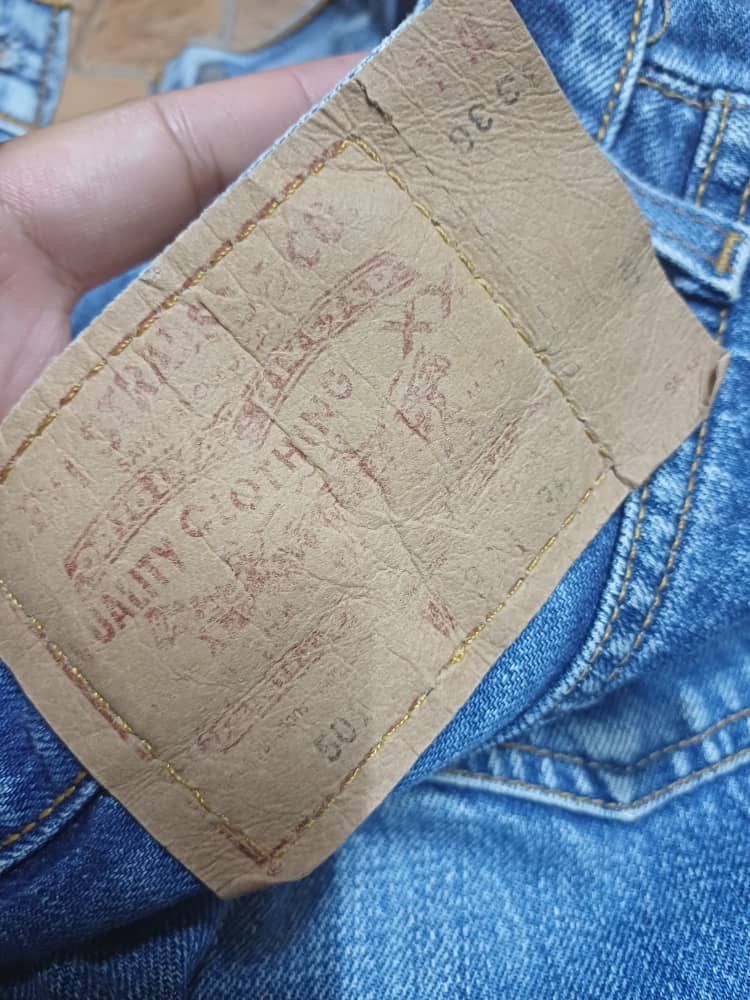 Levi's VINTAGE 80'S LEVIS BIG E SELVEDGE BUTTON 555 Size US 33 - 12 Thumbnail