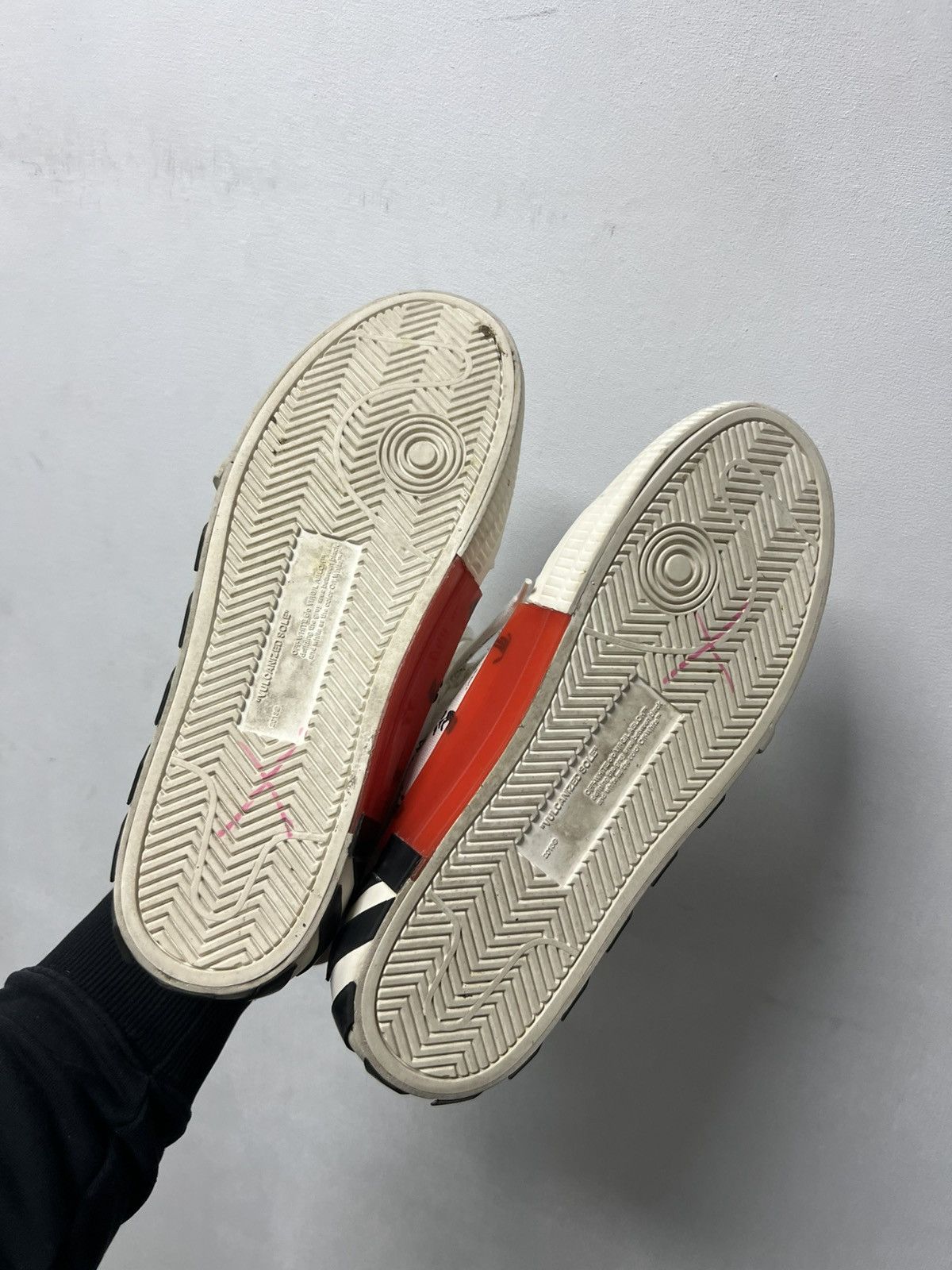 Off-White Off-White Vulcanized Low Canvas Shoes Size US 10 / EU 43 - 7 Thumbnail