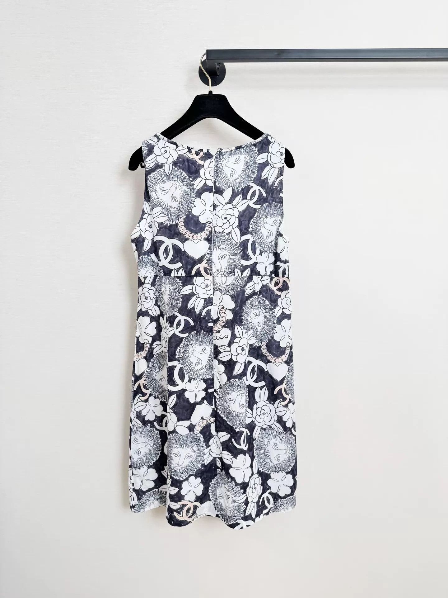 Chanel Chanel Women's Camellia Dress 42 worn 2x Authentic Size M / US 6-8 / IT 42-44 - 5 Thumbnail