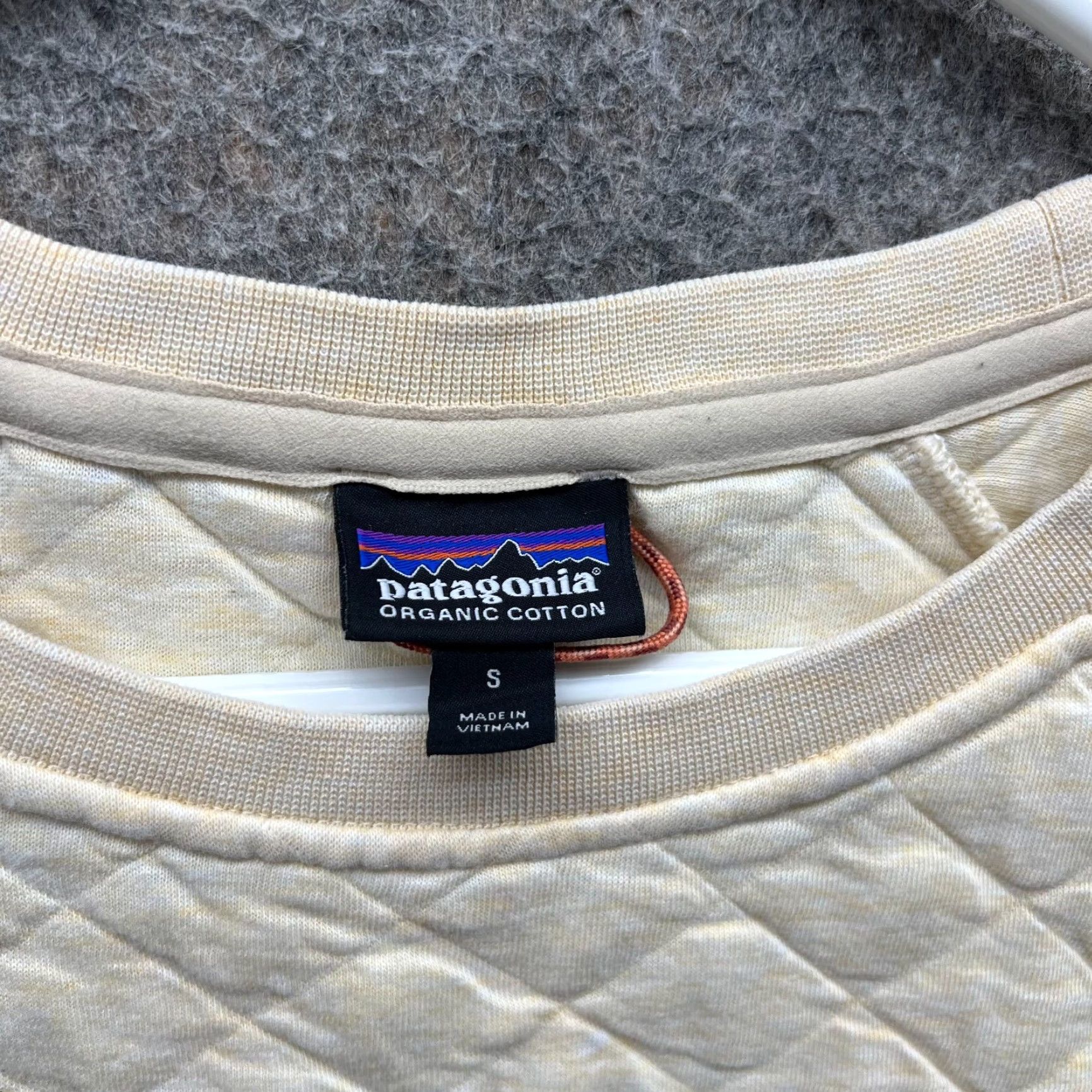 Patagonia VINTAGE Patagonia Sweater Womens Small Crewneck Pullover Beige Quilted 25310 Size S / US 4 / IT 40 - 4 Thumbnail