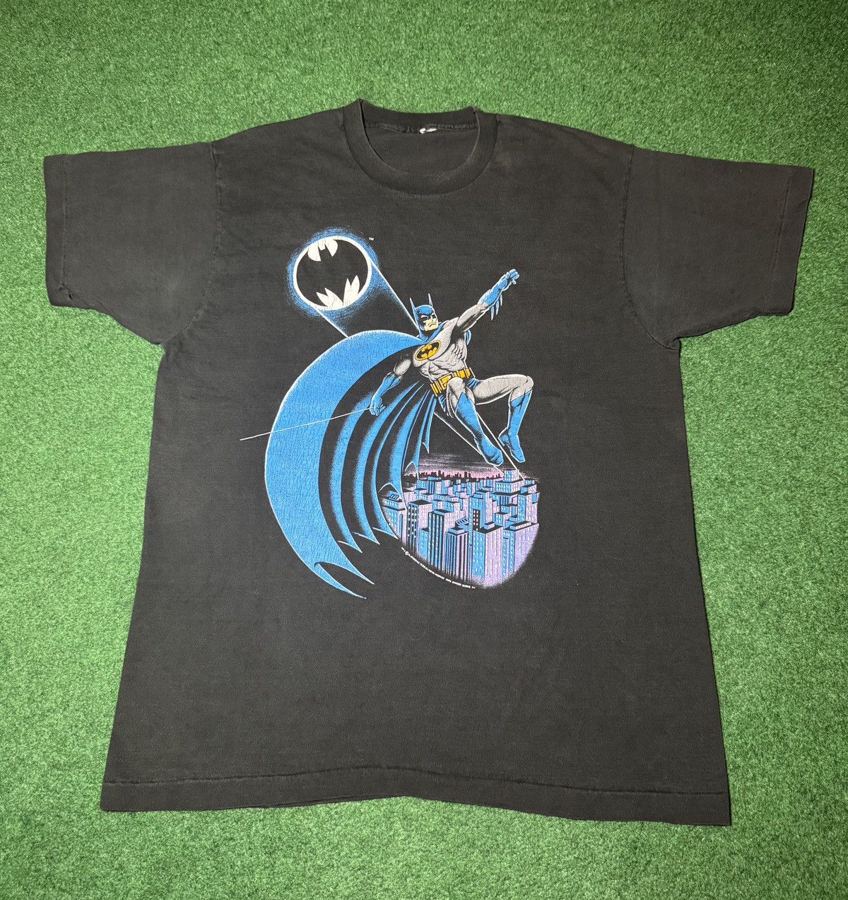 Vintage Vintage 80s 90s Batman DC Comics Bug Graphic XL T Shirt with Size US XL / EU 56 / 4 - 1 Thumbnail