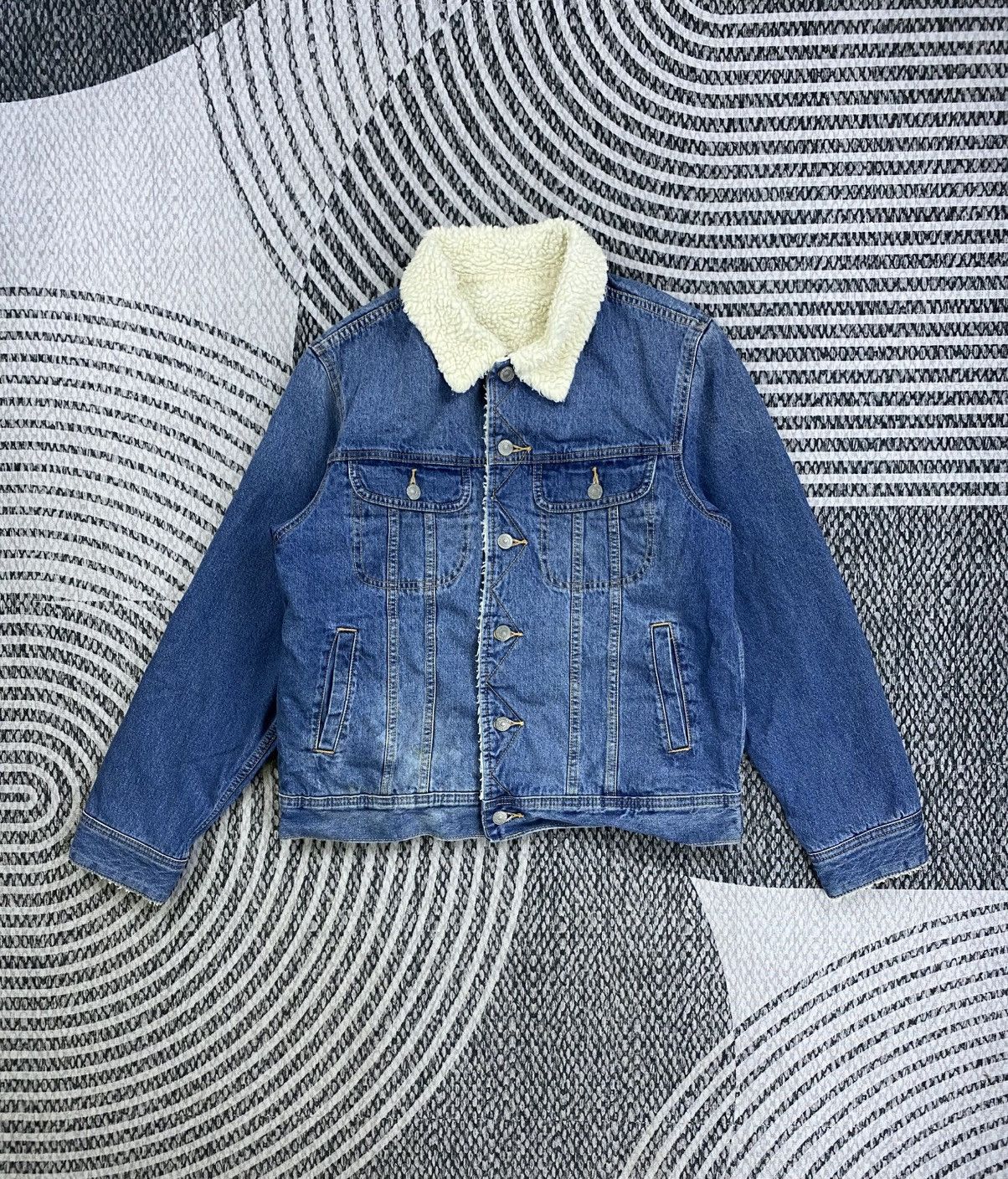 GU GU Japan Blue Wash Denim Sherpa Trucker Jacket Size US M / EU 48-50 / 2 - 1 Thumbnail