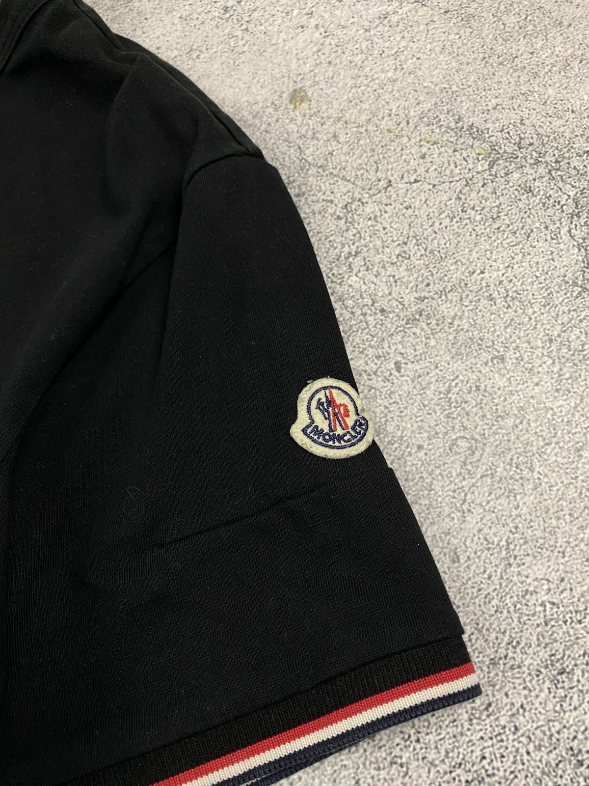 Moncler Rare Moncler Big Hand Logo Basic Hype Slim T Shirt Size US M / EU 48-50 / 2 - 7 Thumbnail