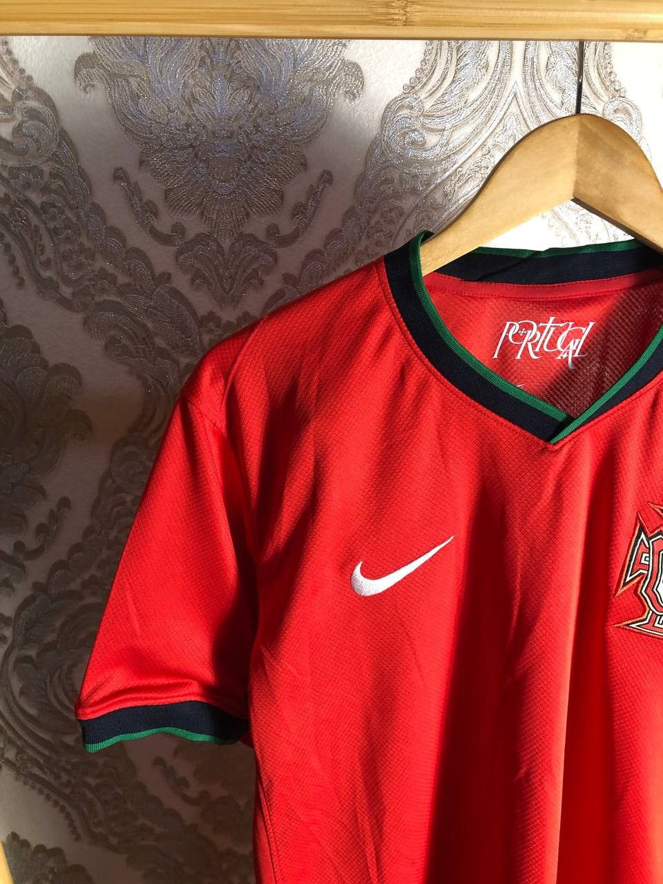 Nike VINTAGE NIKE PORTUGAL SOCCER JERSEY RONALDO BLOKE Y2K 90s Size US L / EU 52-54 / 3 - 3 Thumbnail