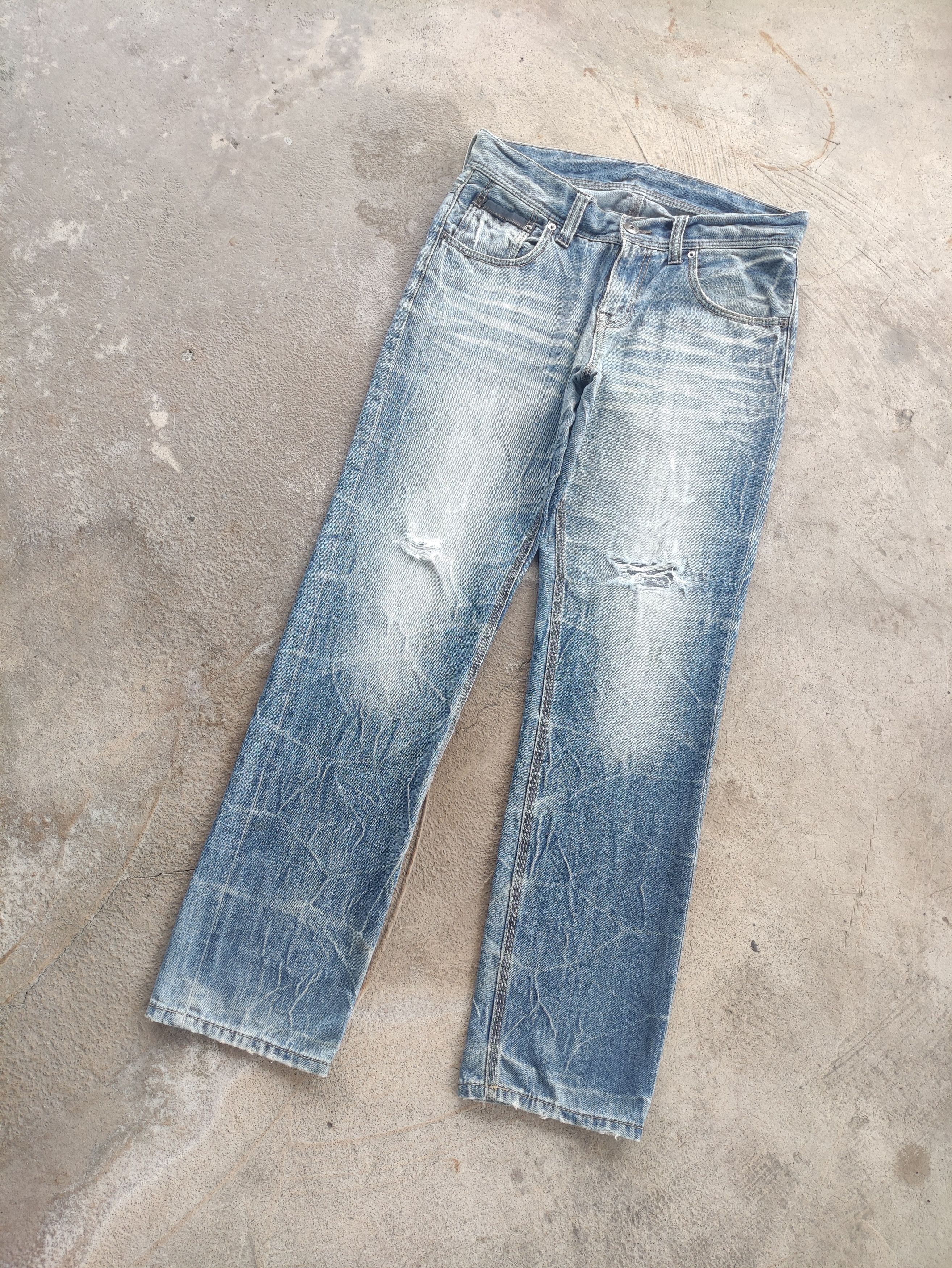 Japanese Brand Vintage Japanese Jean Distressed Faded Denim Pants Size US 34 / EU 50 - 2 Thumbnail