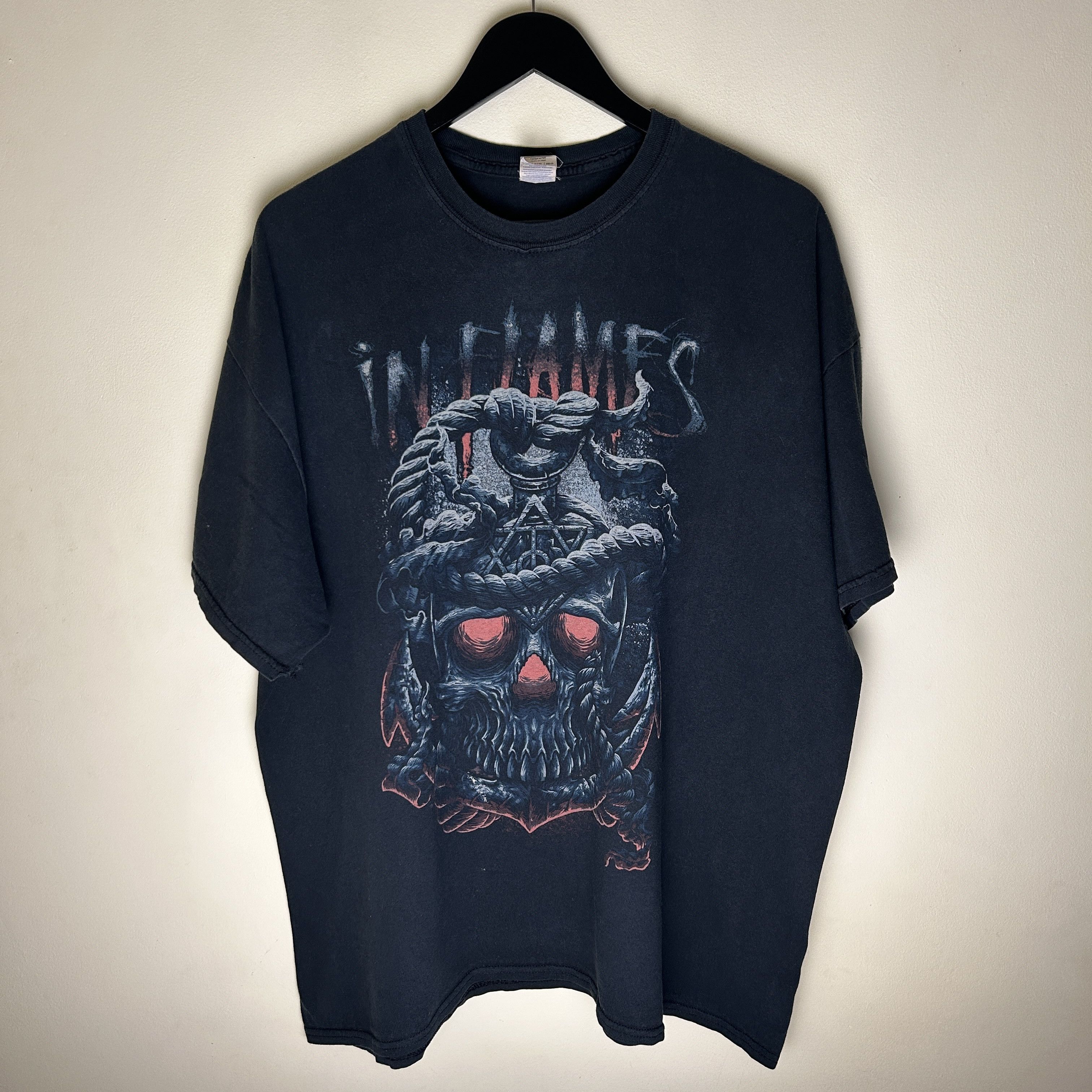 Band Tees Vintage In Flames Distressed Band T-shirt Size US XXL / EU 58 / 5 - 1 Thumbnail