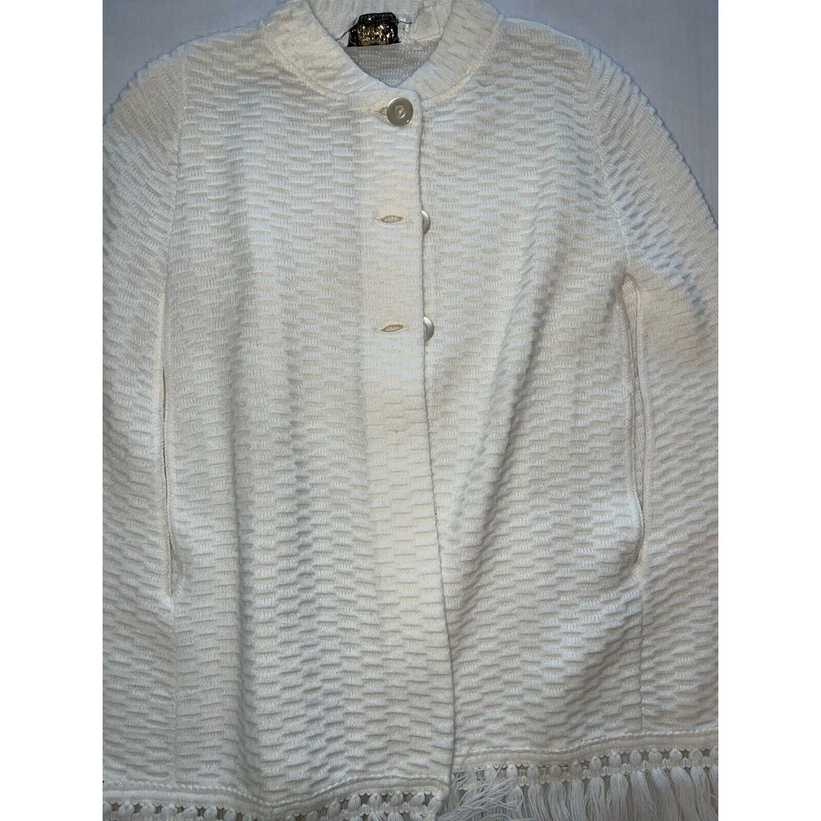 The Unbranded Brand Vintage Ades Of California Button Shawl Women Crochet Tassel Size ONE SIZE - 1 Thumbnail